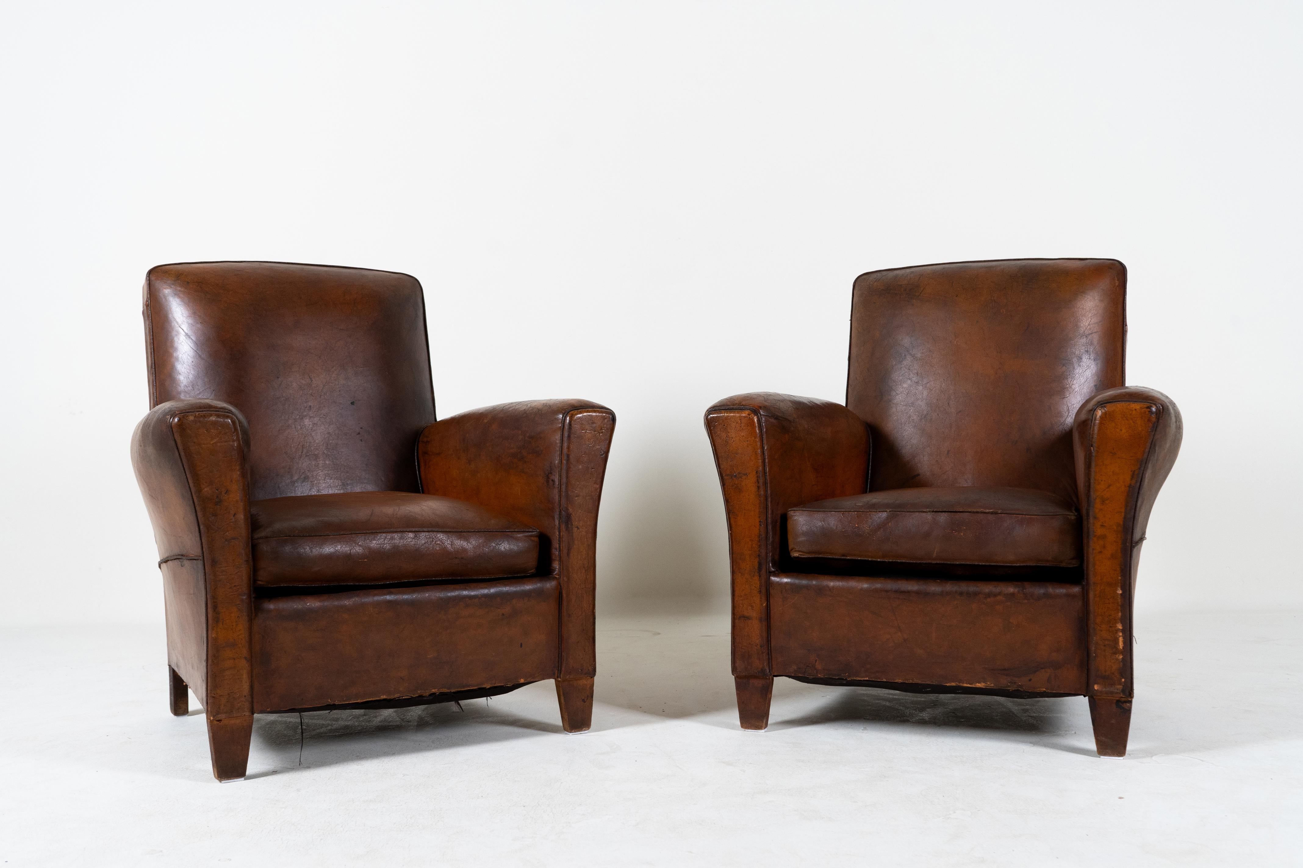 Art déco Paire de fauteuils club vintage en cuir, France, vers 1950 en vente