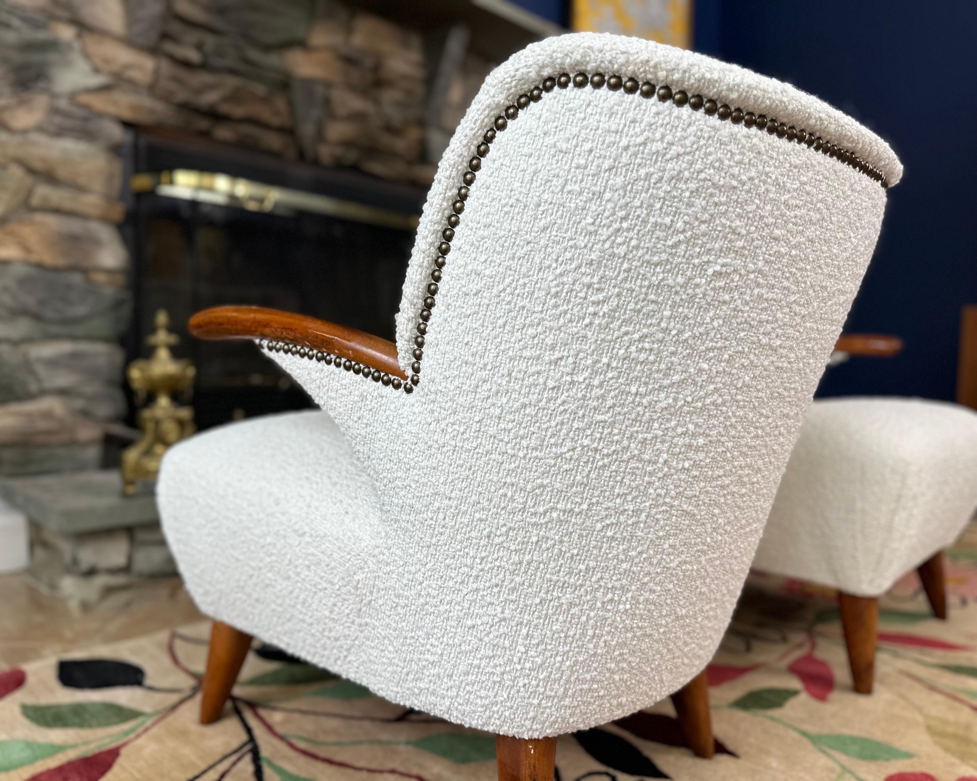 Paire de chaises longues vintage du milieu du siècle en bois de hêtre et tissu de laine bouclée France en vente 2