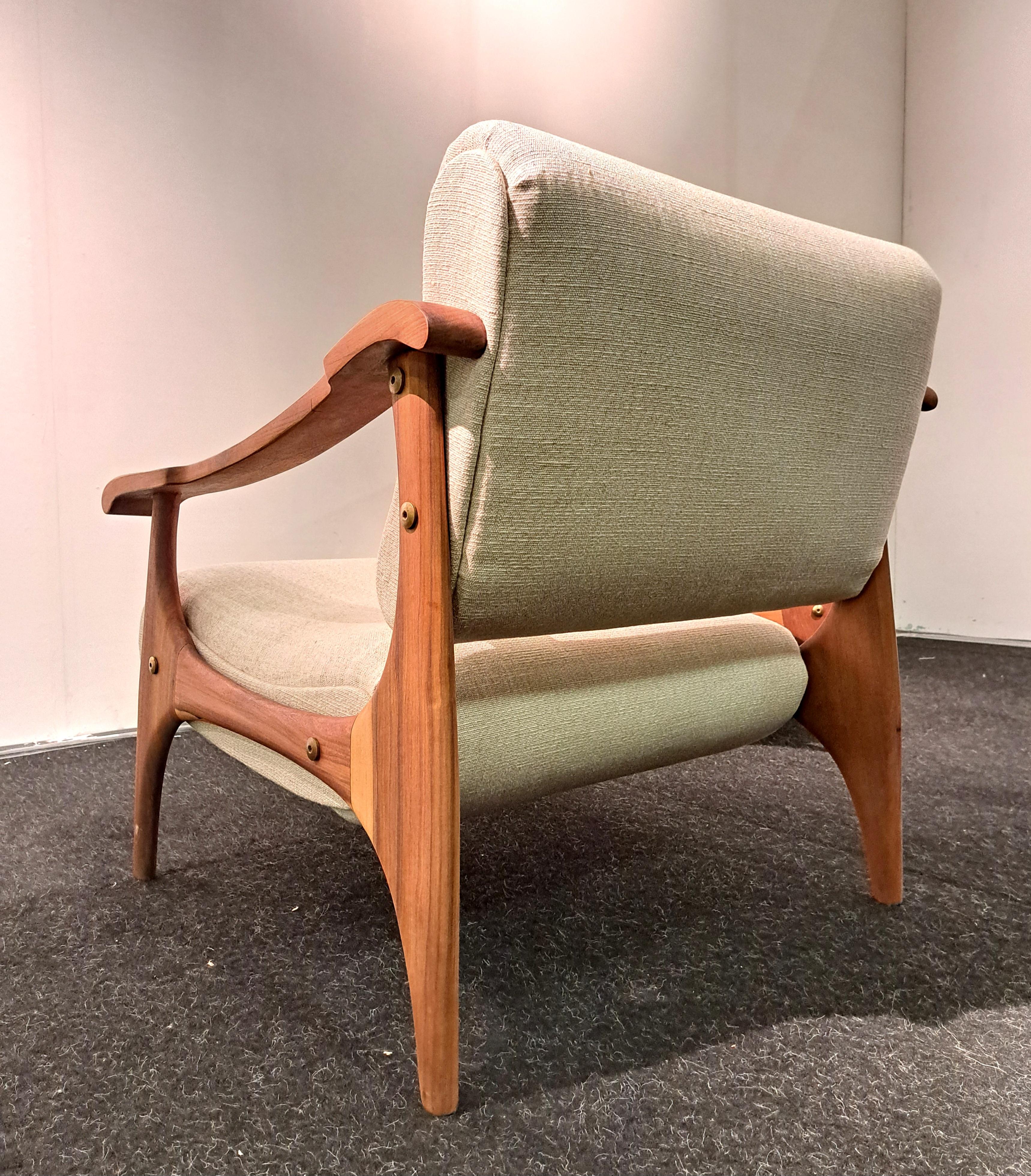 Milieu du XXe siècle Paire de fauteuils de salon du milieu du siècle dernier, Italie, années 1970 en vente