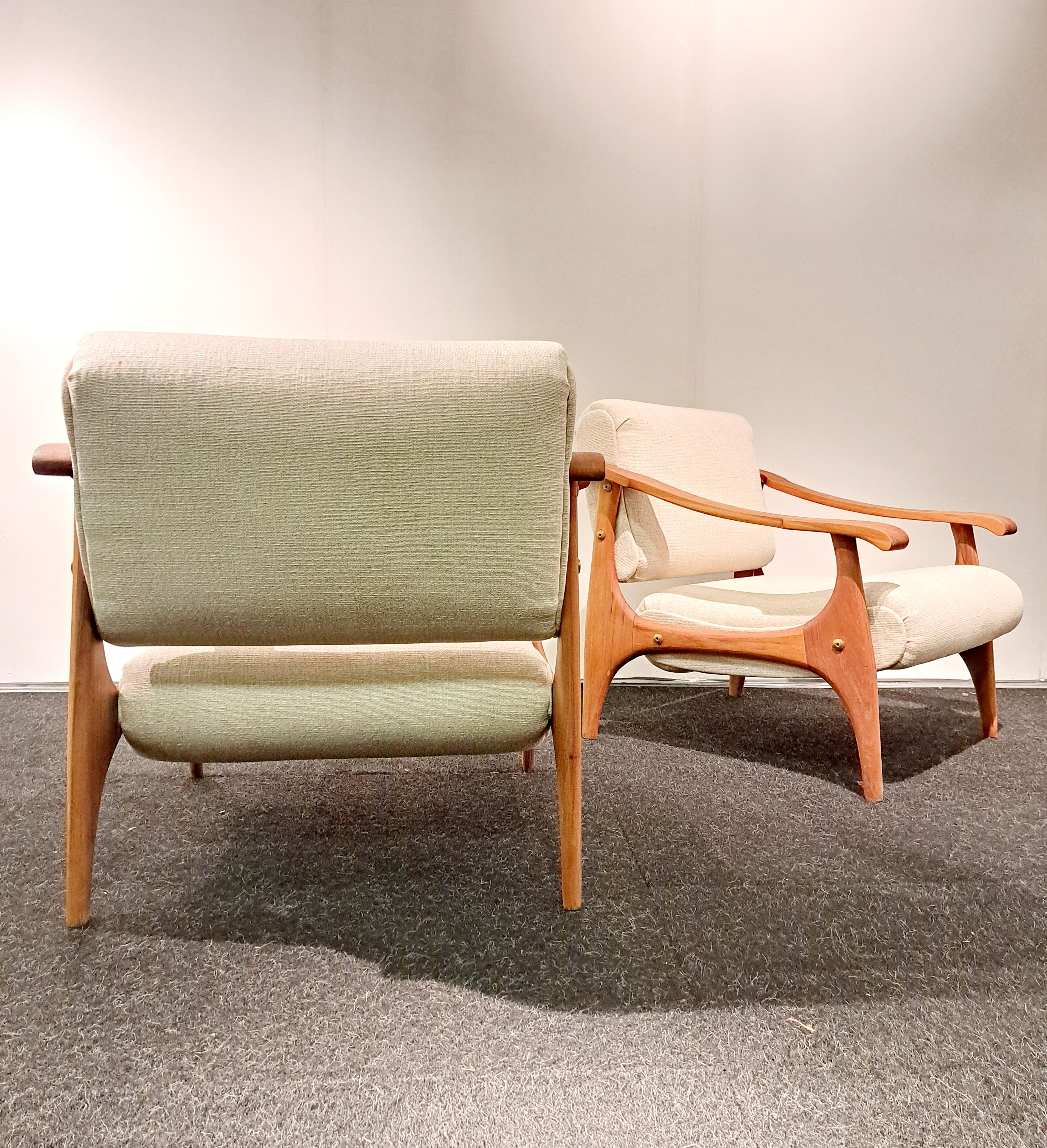 A Pair of Vintage Mid-Century Design lounge chairs, Italy 1970s For Sale 1