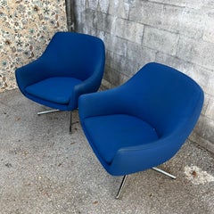 A Pair of Vintage Mid-Century Modern Bubble Chairs by Stow & Davis. Circa 1970s