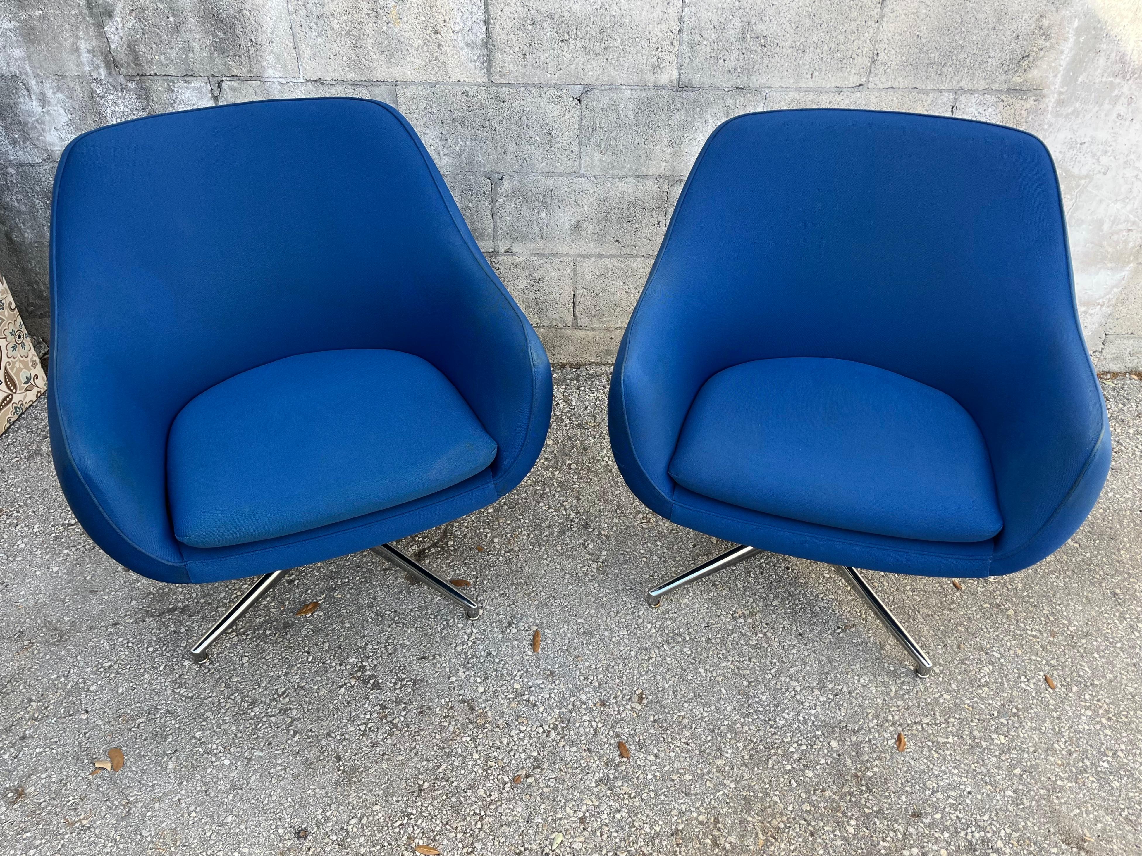 Ein Paar moderne Vintage-Blasenstühle aus der Mitte des Jahrhunderts von Stow & Davis. Circa 1970er Jahre (Moderne der Mitte des Jahrhunderts) im Angebot