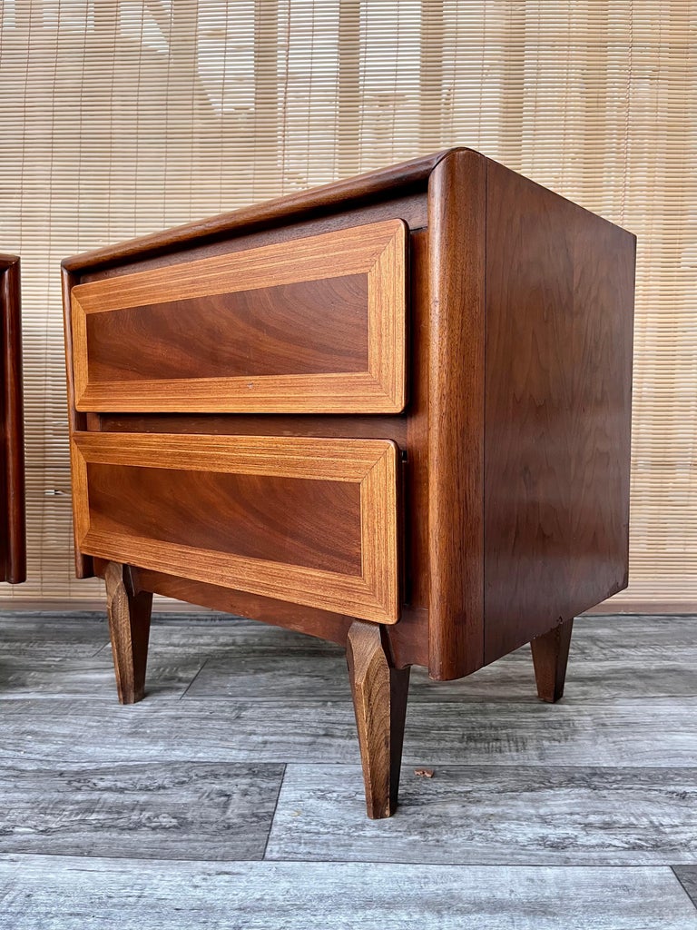 Pair of Vintage Mid-Century Modern Nightstands by American of Martinsville For Sale 4