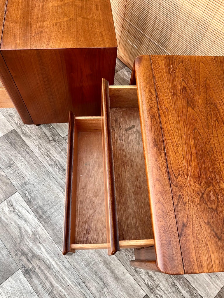 Pair of Vintage Mid-Century Modern Nightstands by American of Martinsville For Sale 11