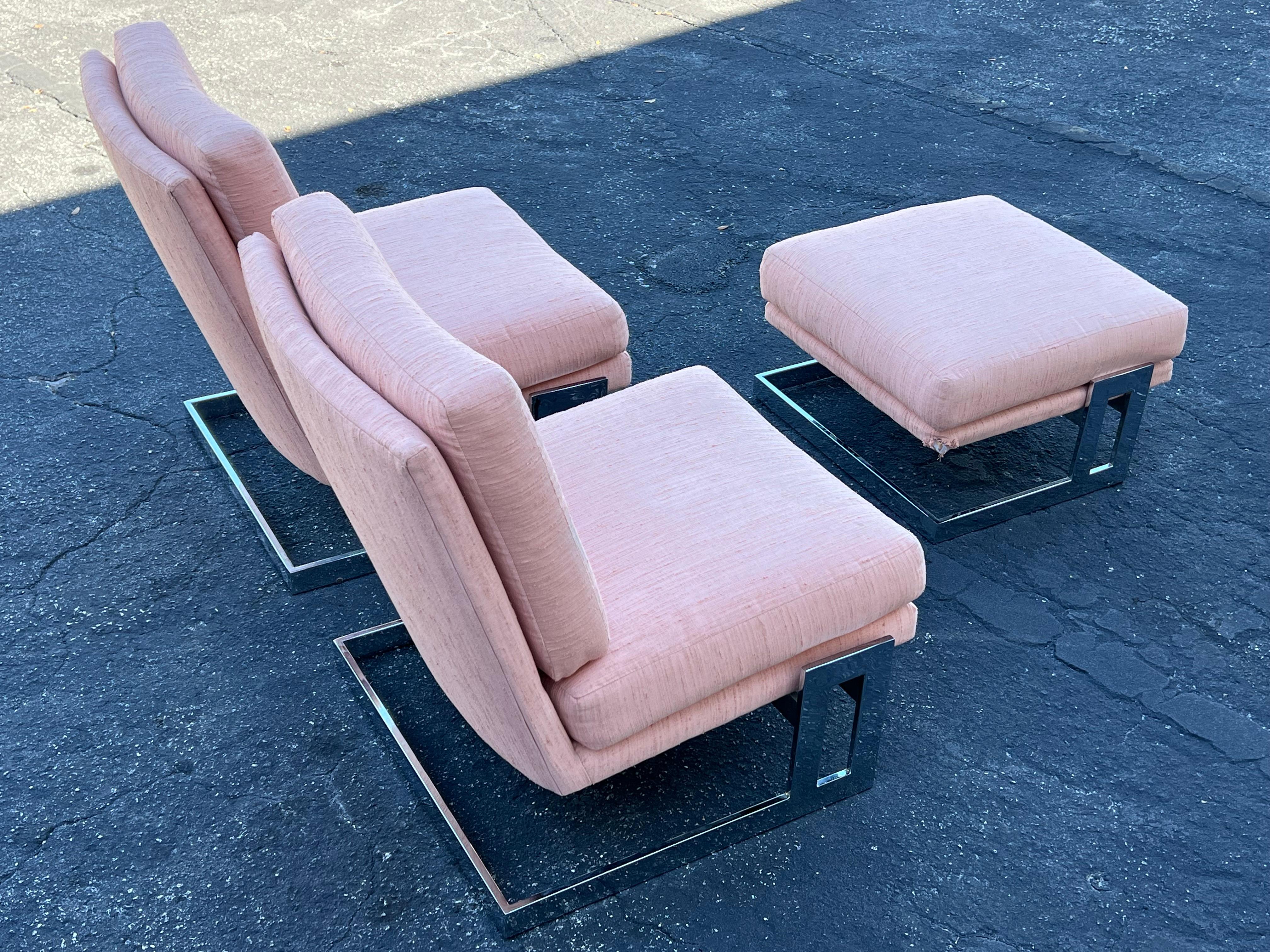 A Pair Of Vintage Milo Baughman Cantilever Slipper Chairs With Ottoman In Good Condition For Sale In St.Petersburg, FL