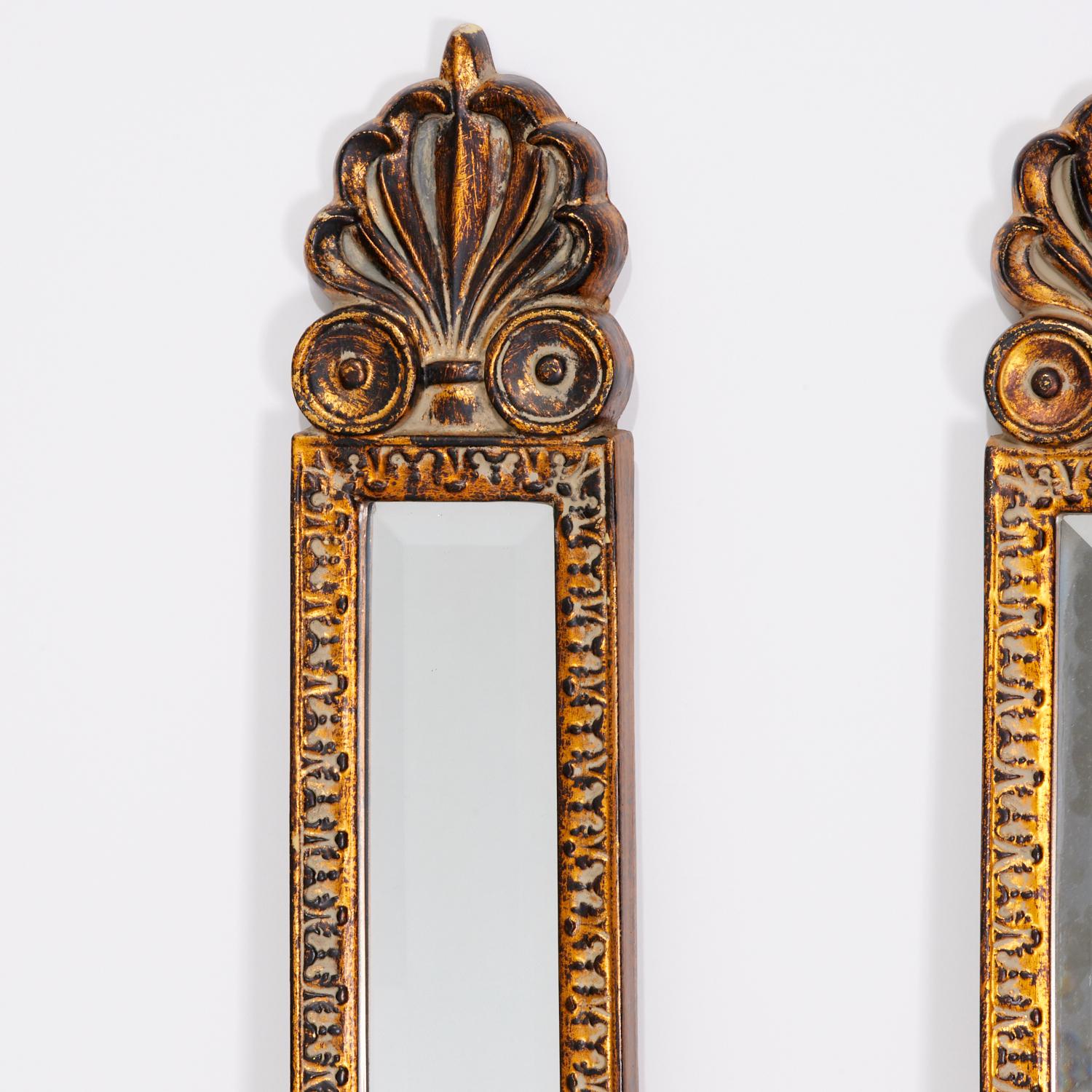 Américain Paire de miroirs à pilier de style néoclassique vintage  en vente