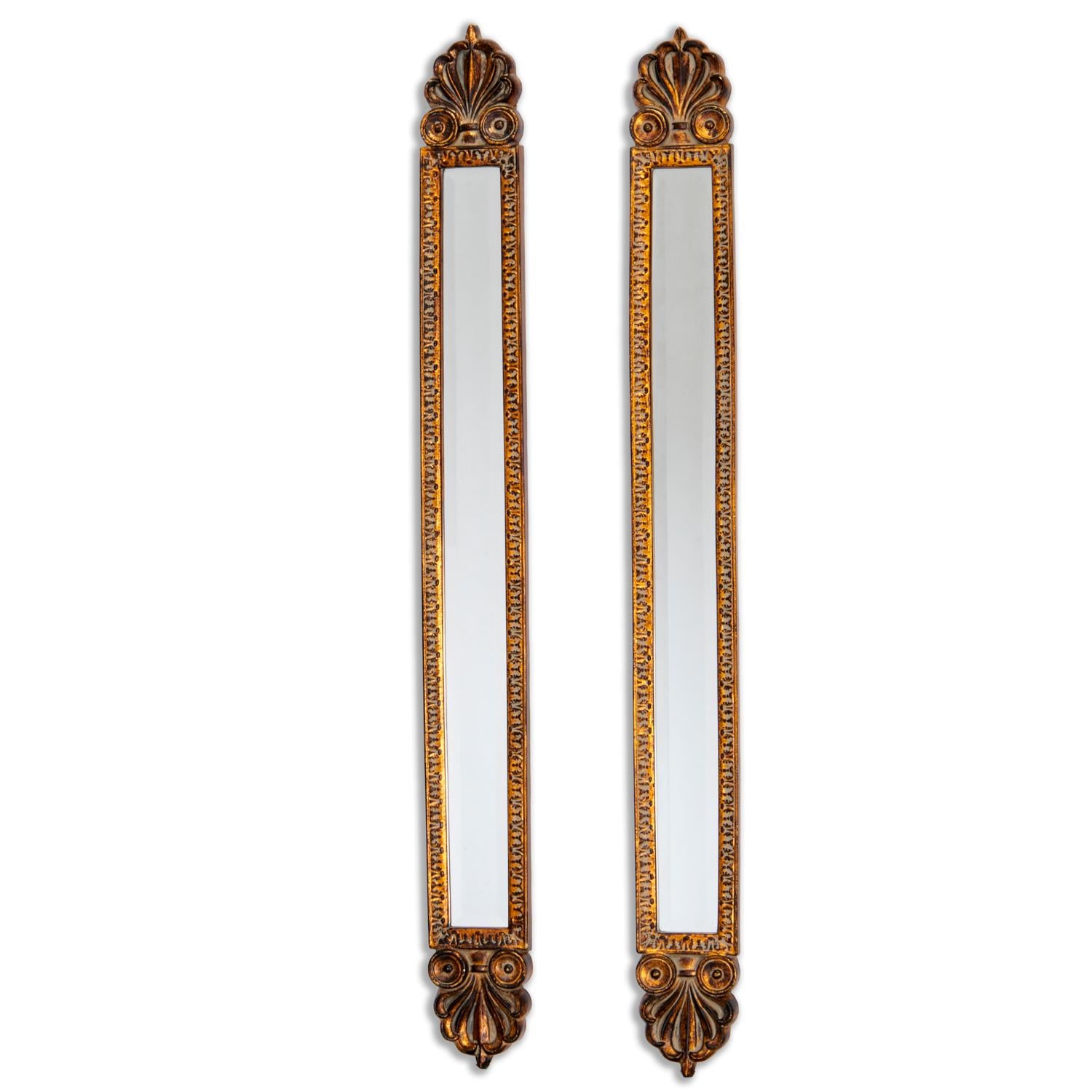A Pair of Vintage Neo-Classical Style Pillar Mirrors  In Good Condition For Sale In Morristown, NJ
