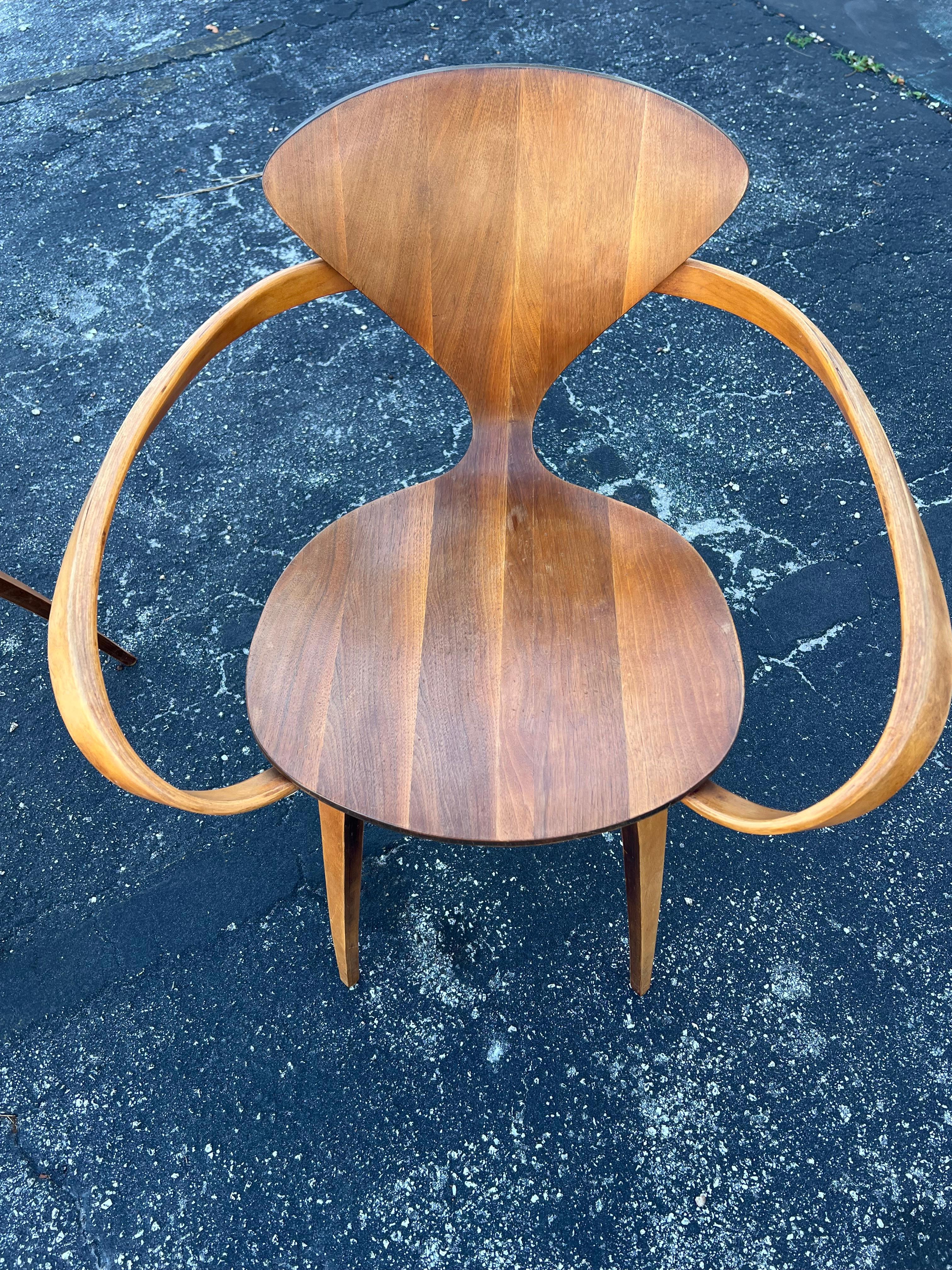 American A Pair Of Vintage Norman Cherner Plycraft Armchairs ca' 1950's For Sale