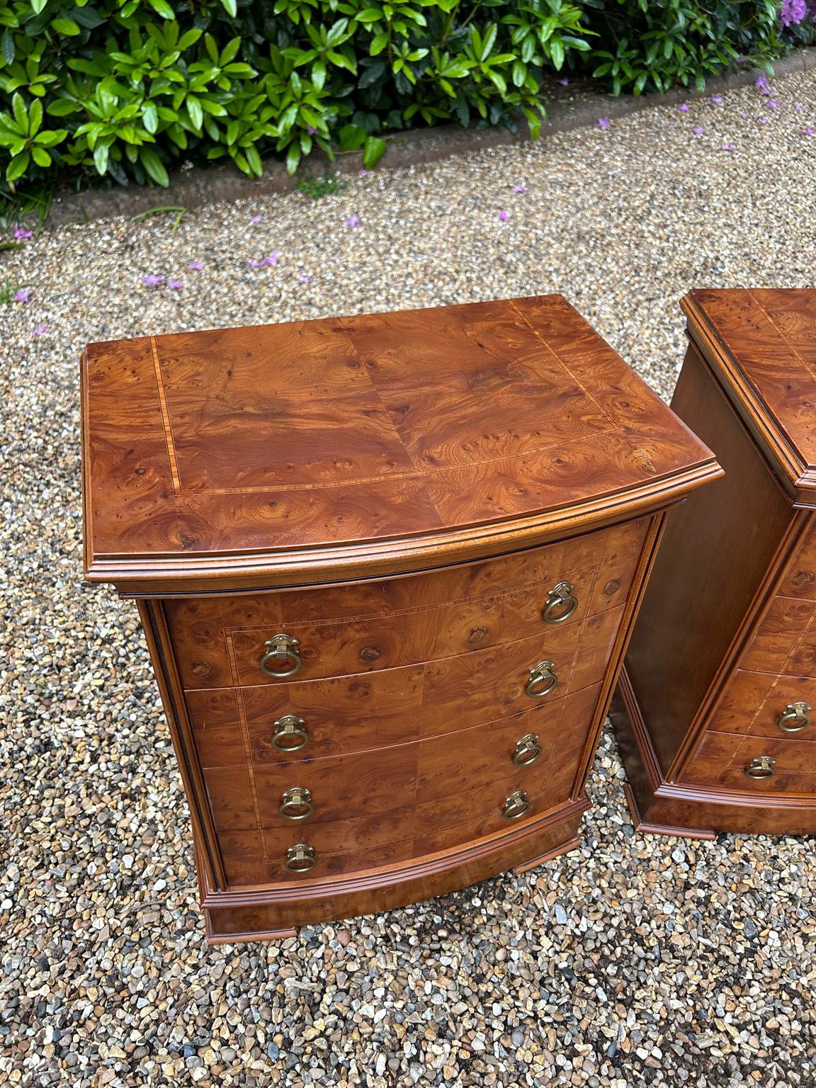 A Pair of Vintage Pollard Oak Bowfront Bedsides In Good Condition In Richmond, Surrey