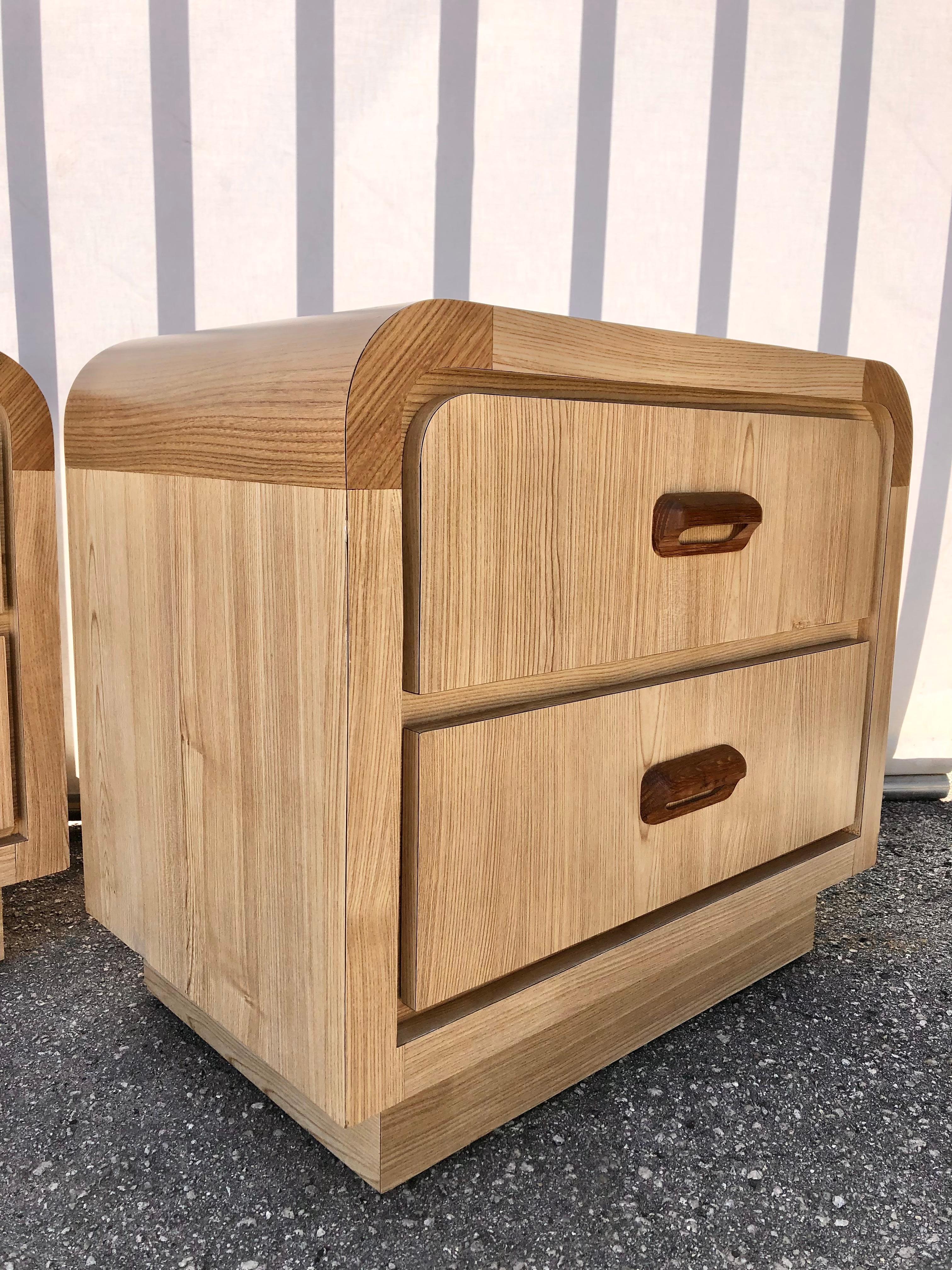 Pair of Vintage Post-Modern Faux Wood Laminated Waterfall Nightstands. c 1980s For Sale 7