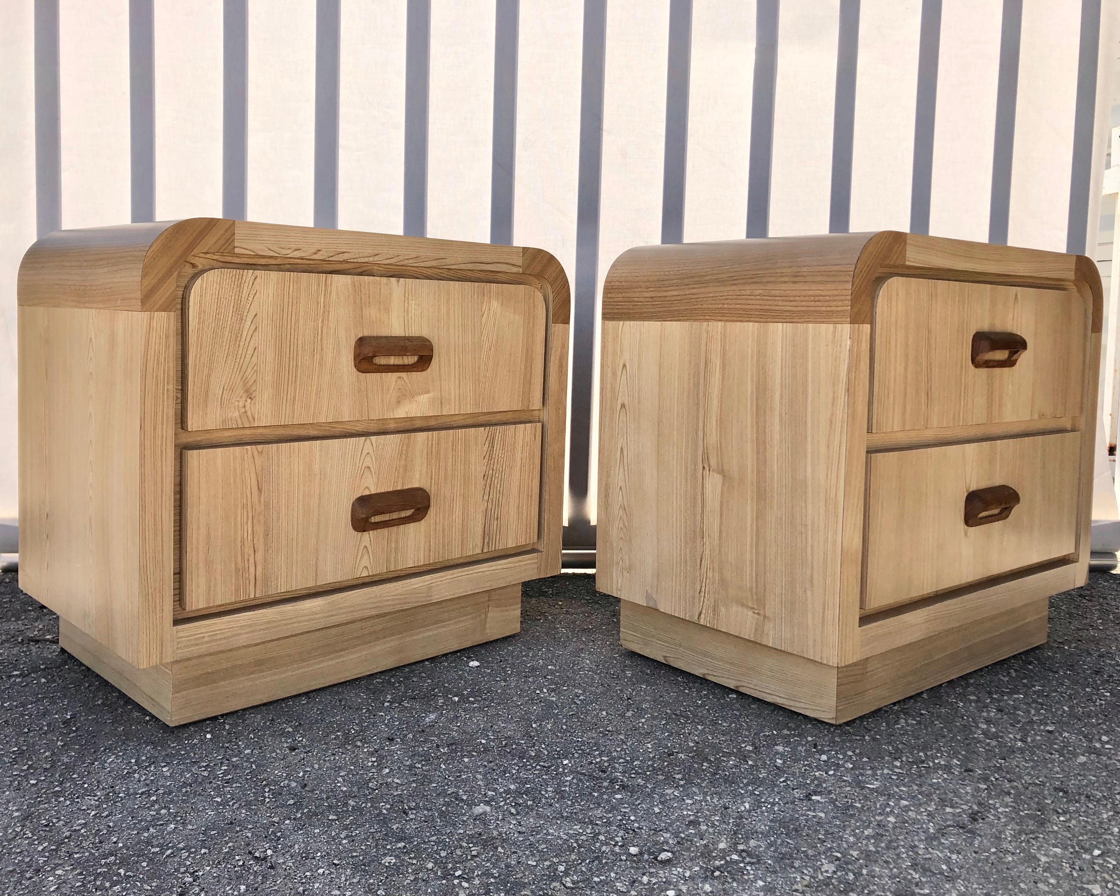 Pair of Vintage Post-Modern Faux Wood Laminated Waterfall Nightstands. c 1980s For Sale 1