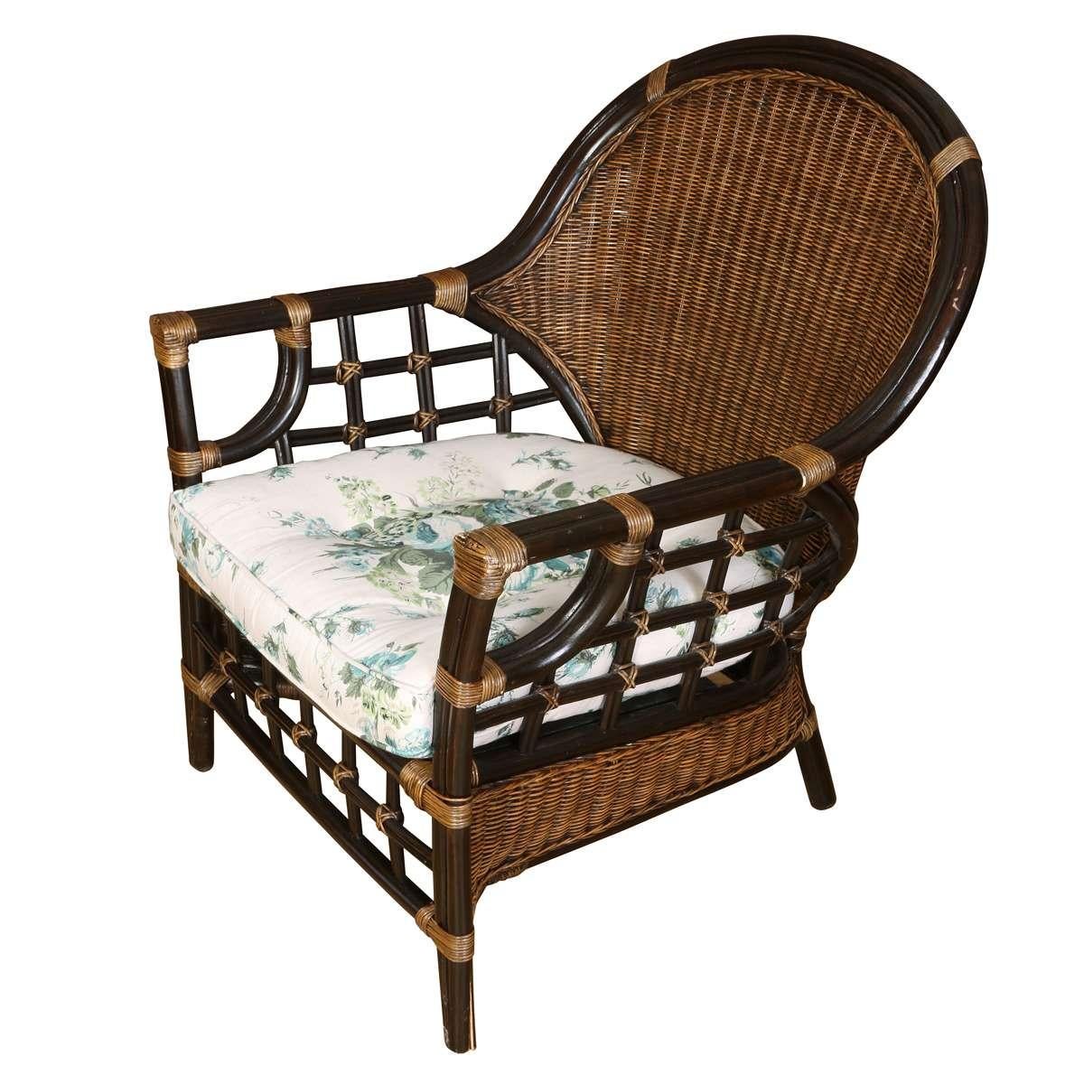 Colonial britannique Paire de fauteuils club en rotin vintage en vente