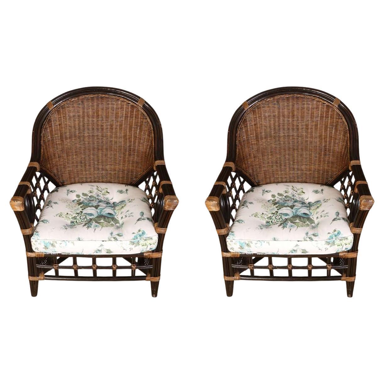 Paire de fauteuils club en rotin vintage en vente