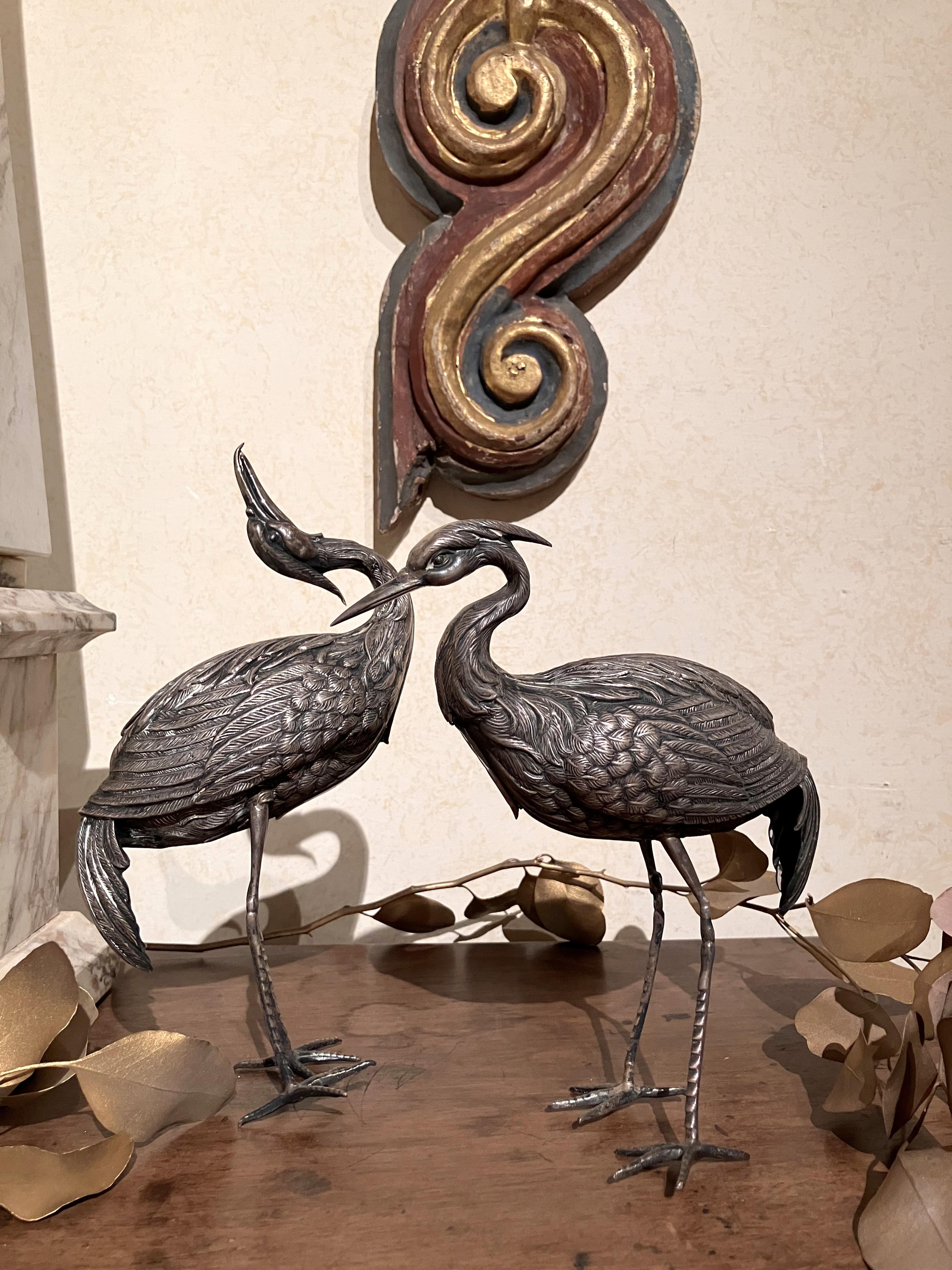 Ein Paar silberne Heronvogel-Deko-Skulpturen aus Vintage im Angebot 5