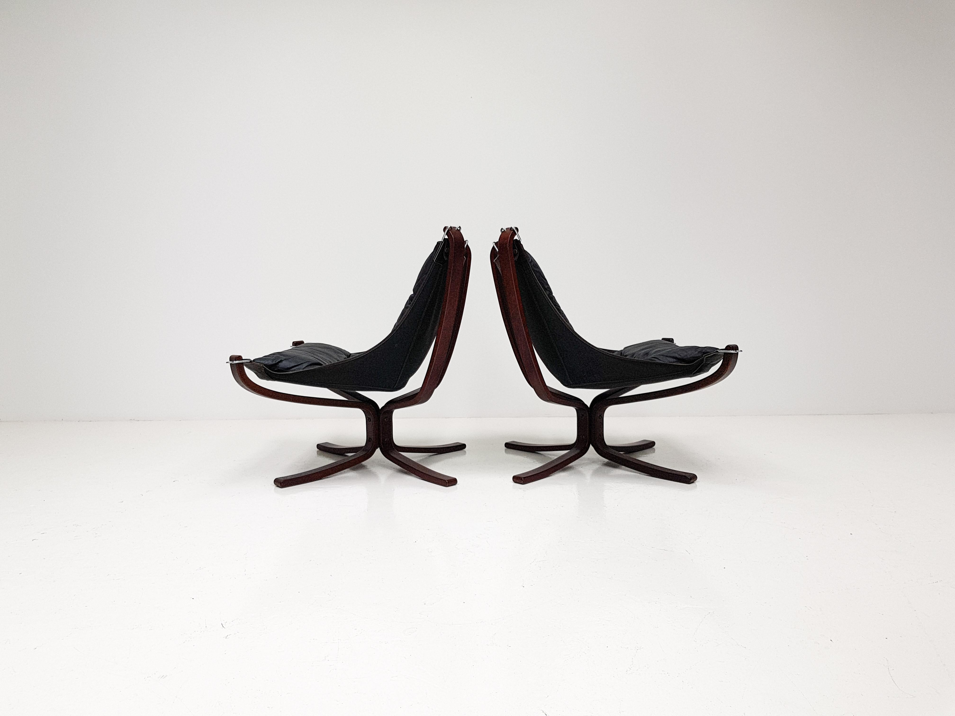 Stained Pair of Vintage X-Framed Sigurd Ressell Designed Falcon Chairs, 1970s