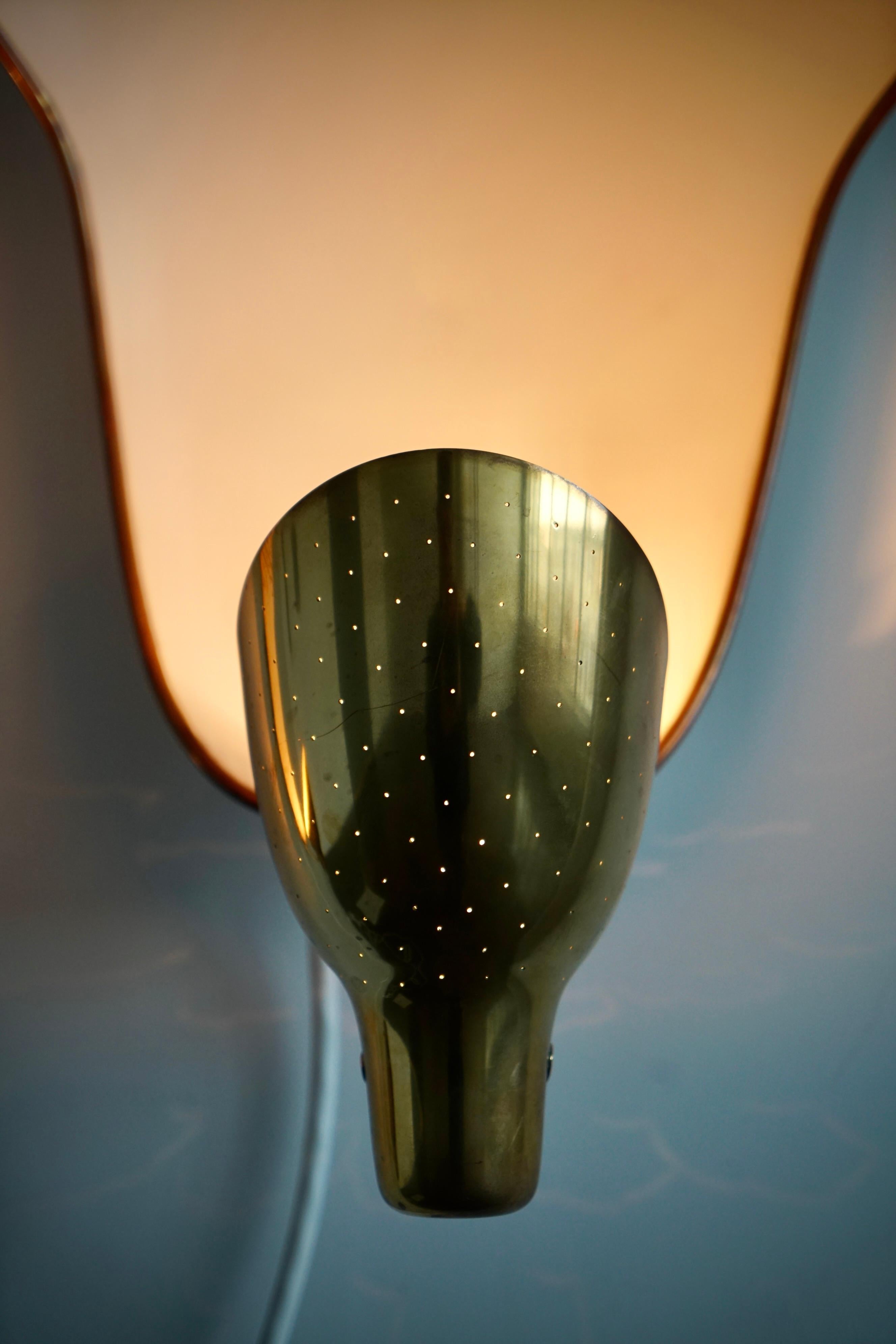 Una coppia di  lampade da parete modello 