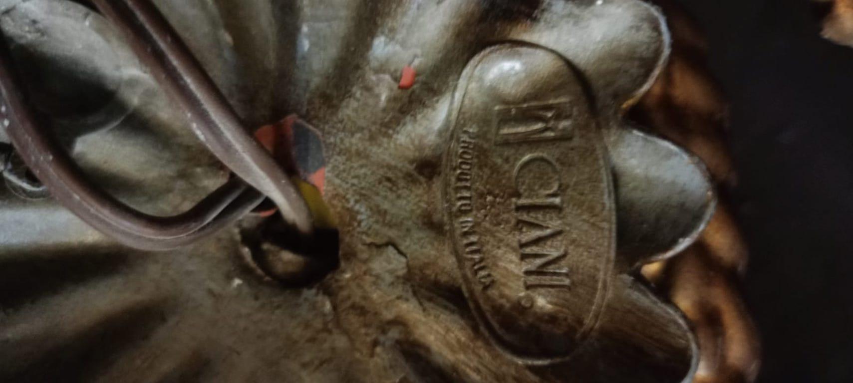 Ein Paar Wandleuchten aus emailliertem Metall, italienisch ca. 70er Jahre im Angebot 3