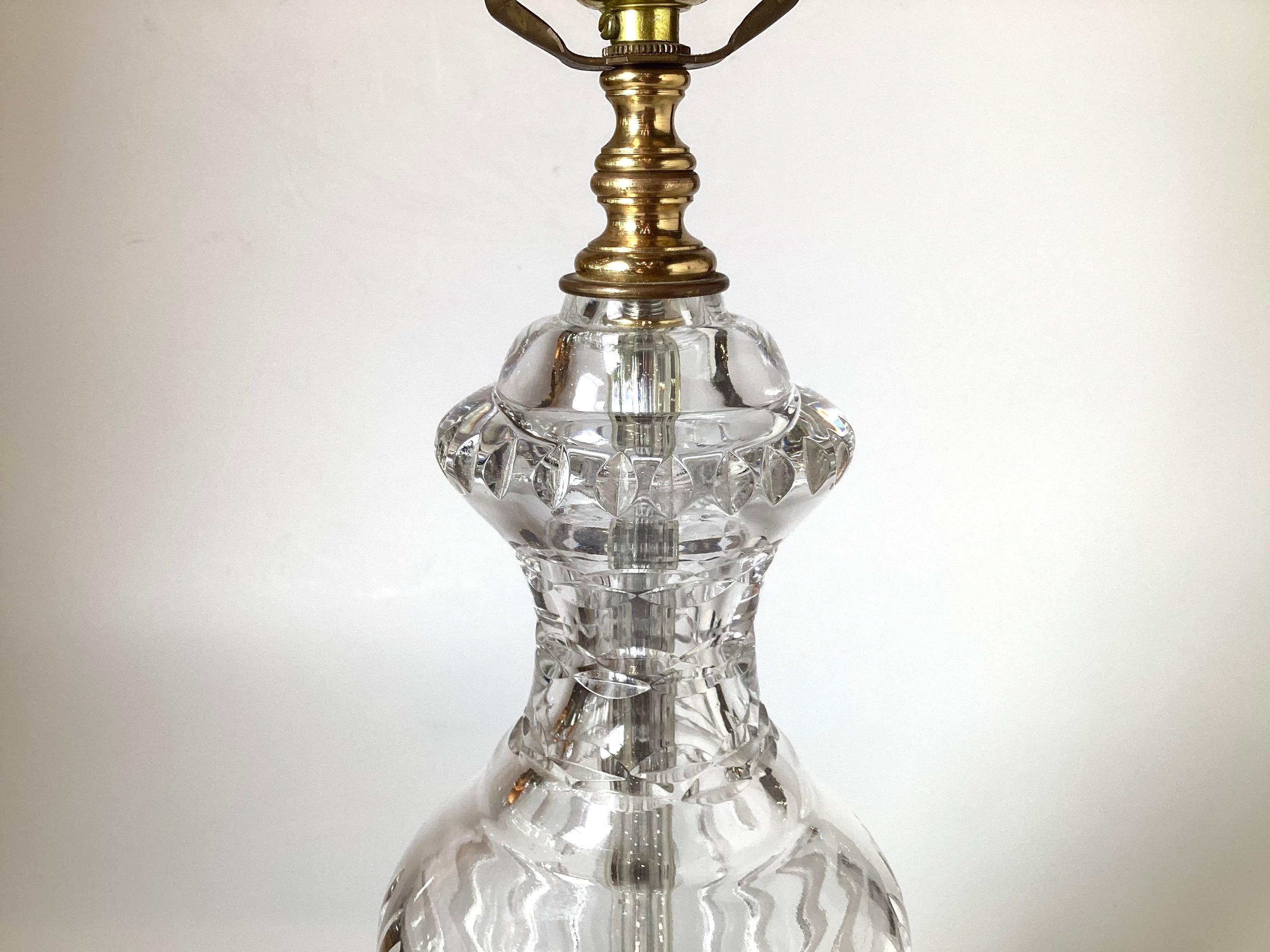 Ein Paar wasserklare Kristall-Tischlampen Hollywood Regency im Angebot 1