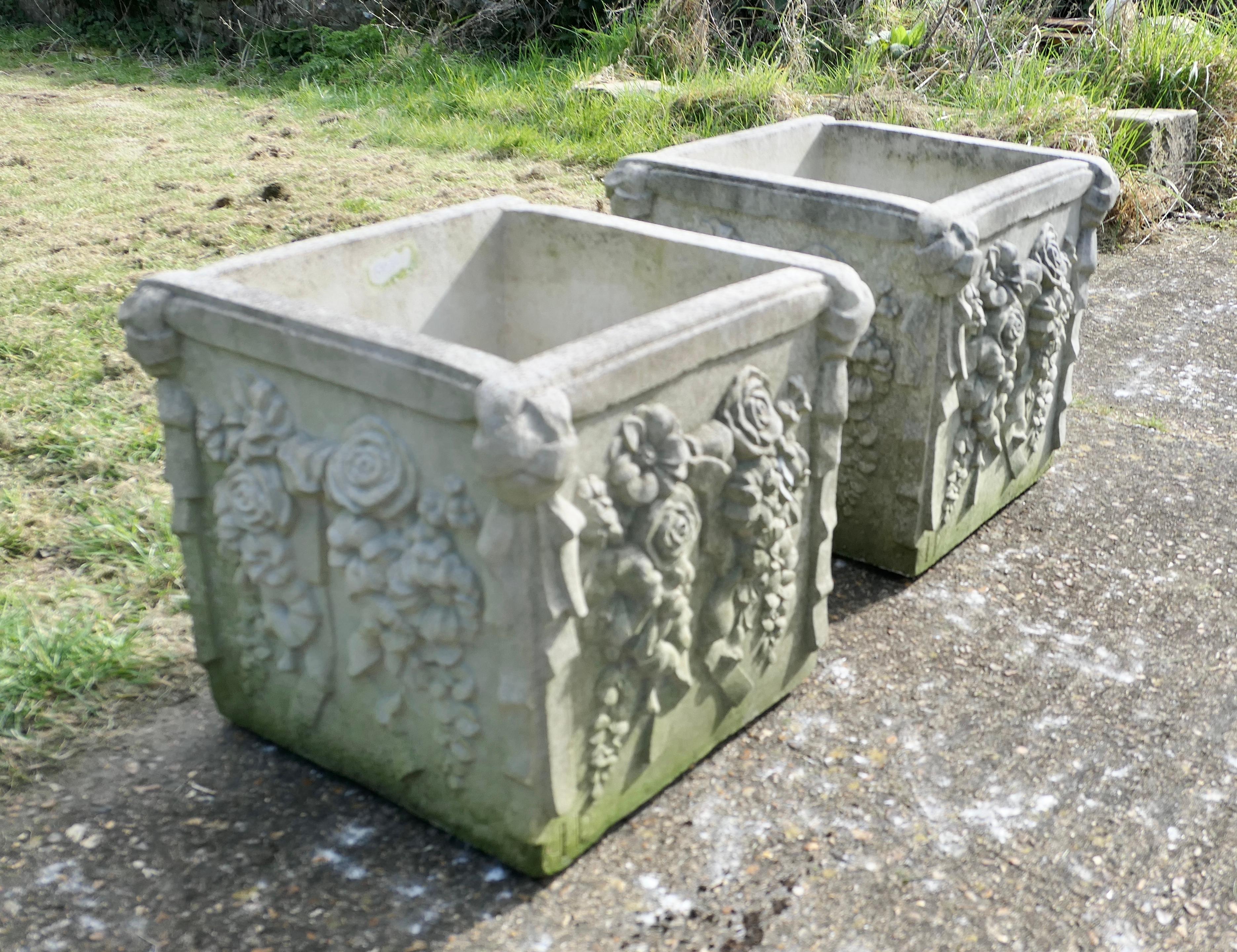 Beaux Arts A Pair of Weathered Large Haddonstone Garden Planters  An excellent pair of larg For Sale