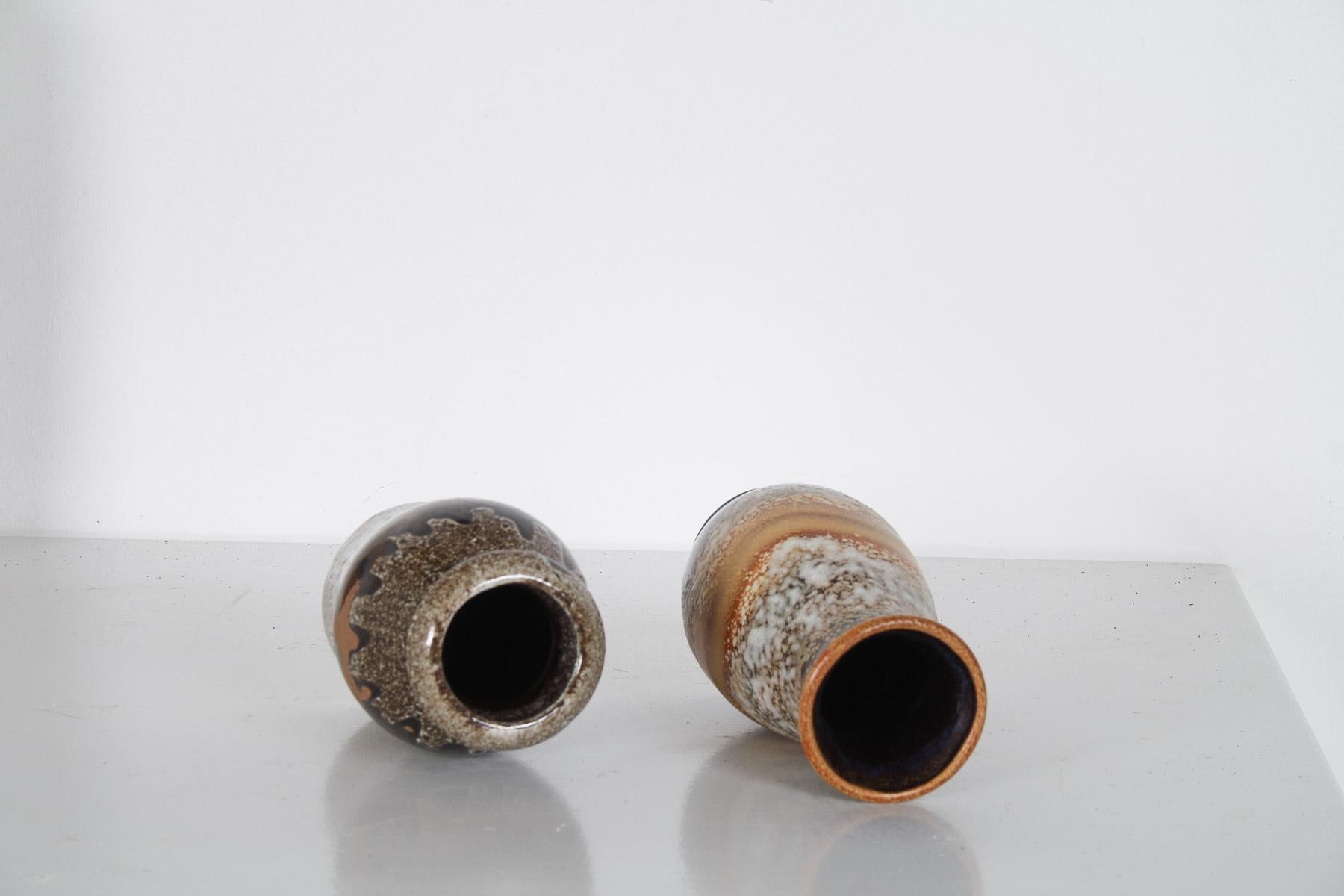 Poteries Paire de vases à lave en West German Pottery dans des tons terreux et vibrants - Shelf Art en vente