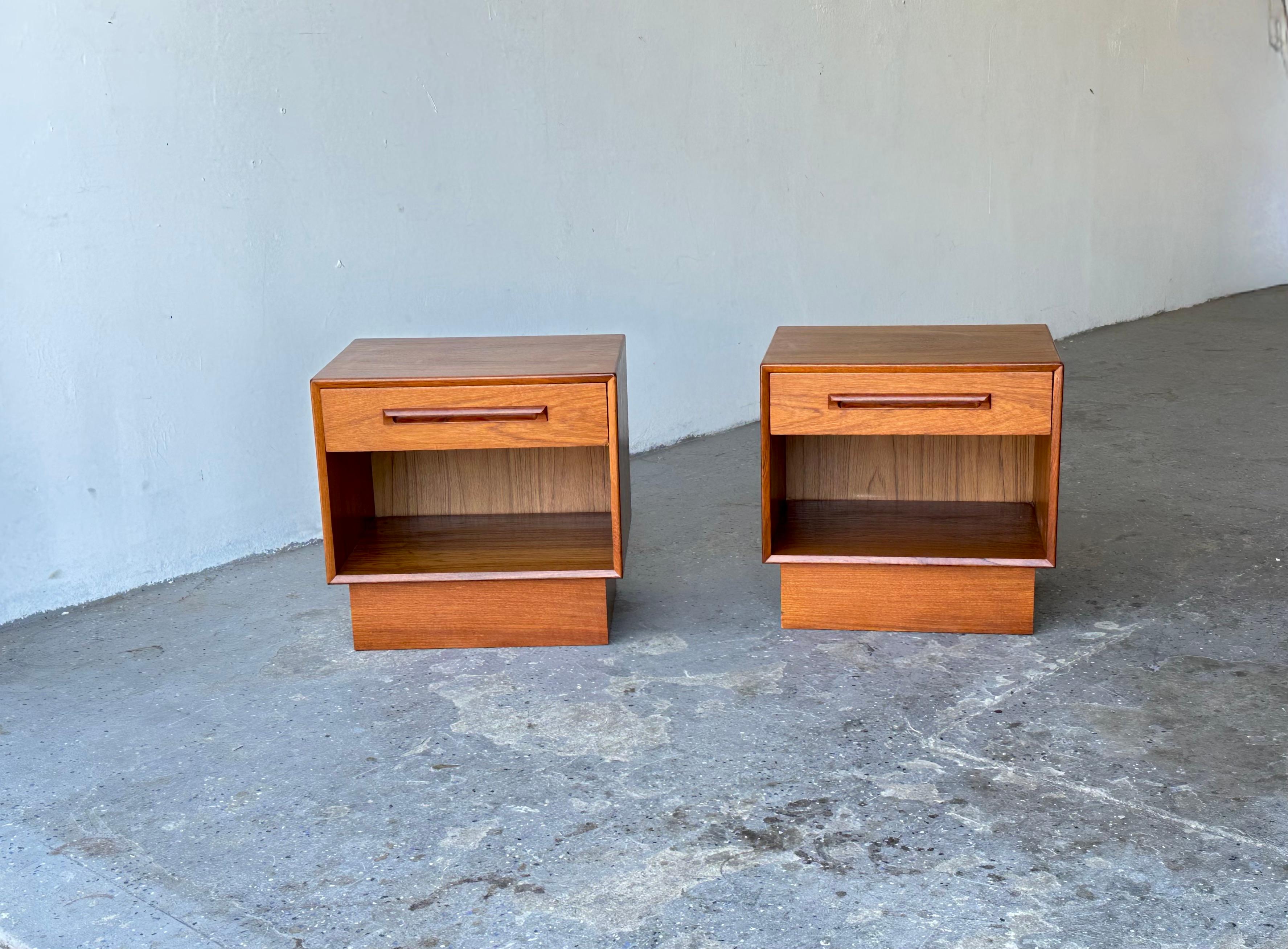 Pair of Westnofa Midcentury Danish Modern Teak Nightstand / End Tables For Sale 5