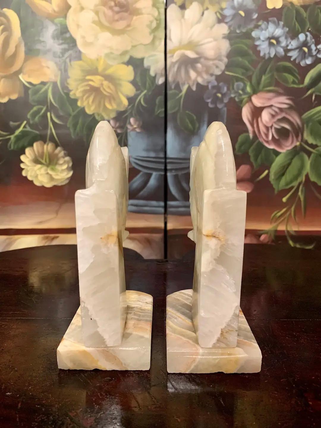 A Pair of White Agate Horse Figurehead Bookends In Good Condition For Sale In Middletown, MD