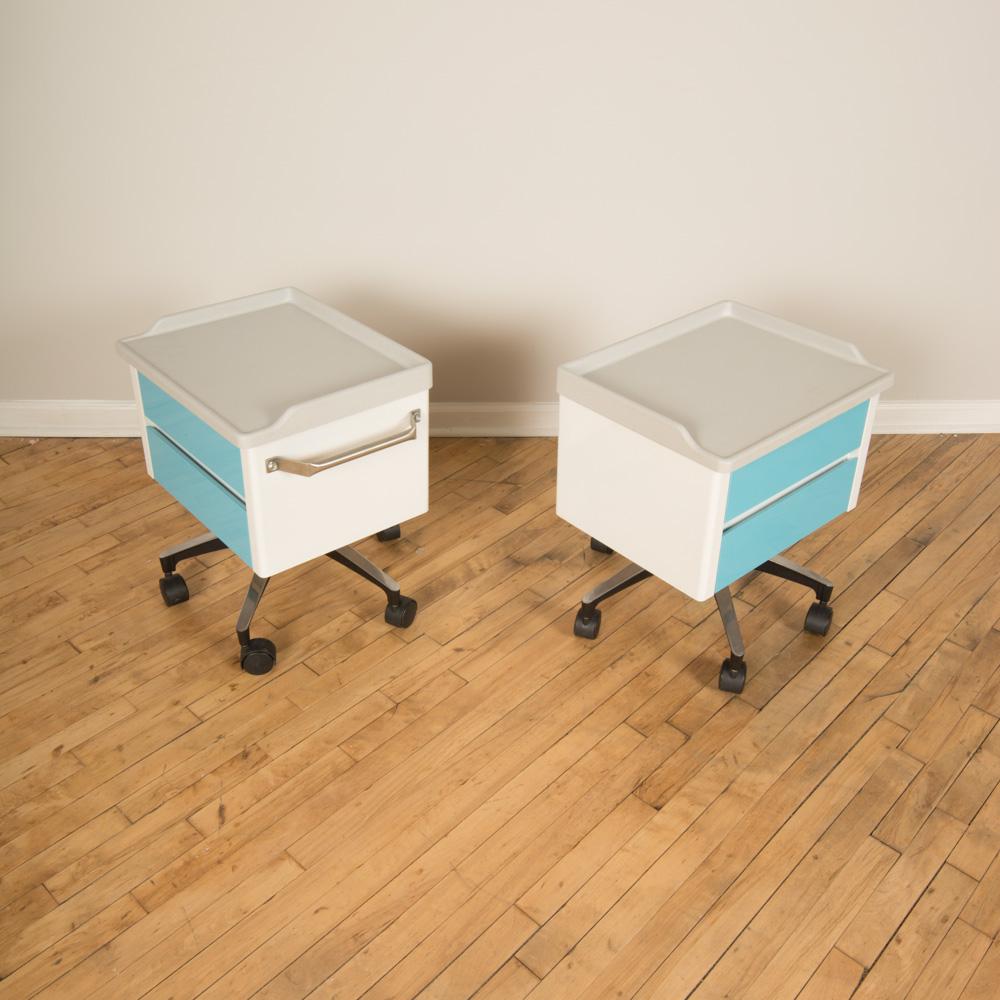 Late 20th Century Pair of White and Blue Two Drawers Side Cabinets on Rolling Base, circa 1970s. For Sale