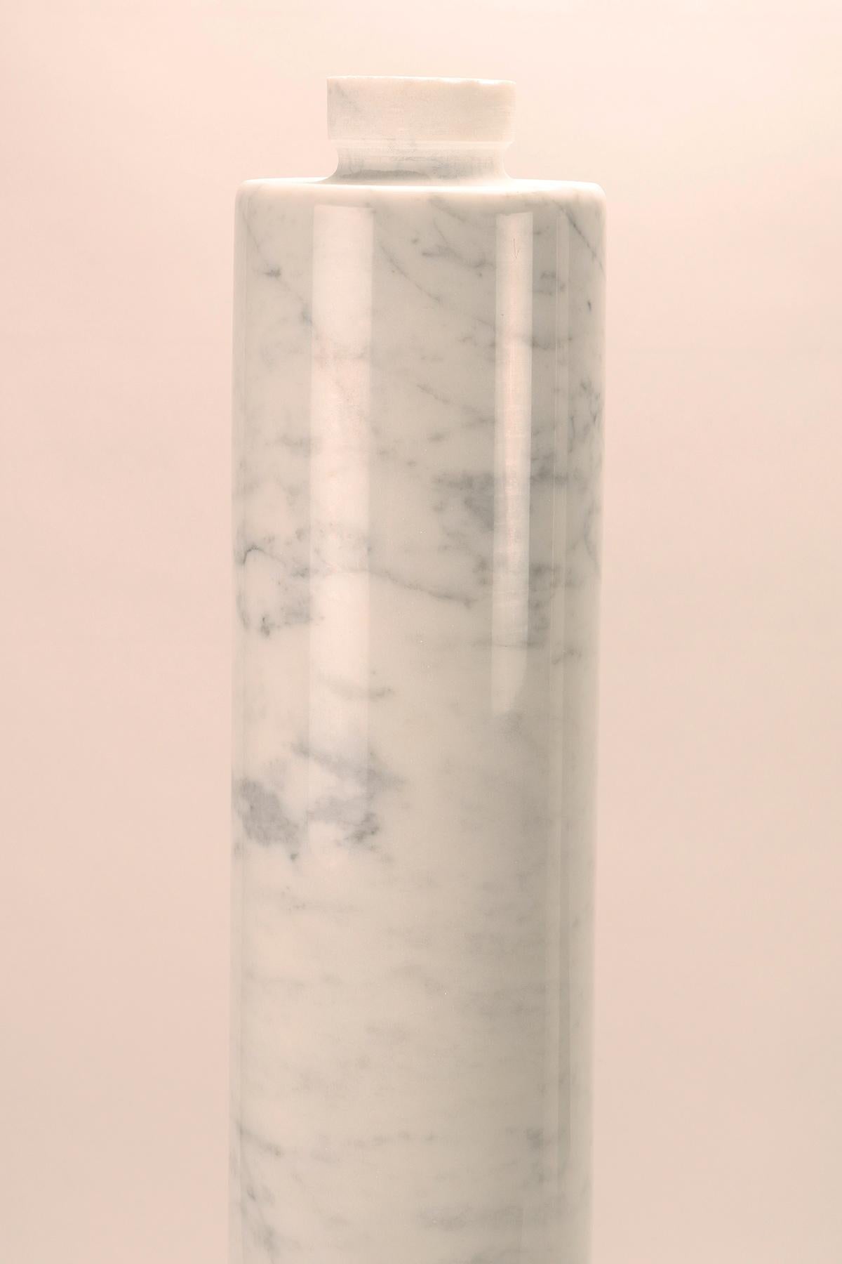 20th Century A pair of white Carrara marble columns, Italy 1930s.  For Sale