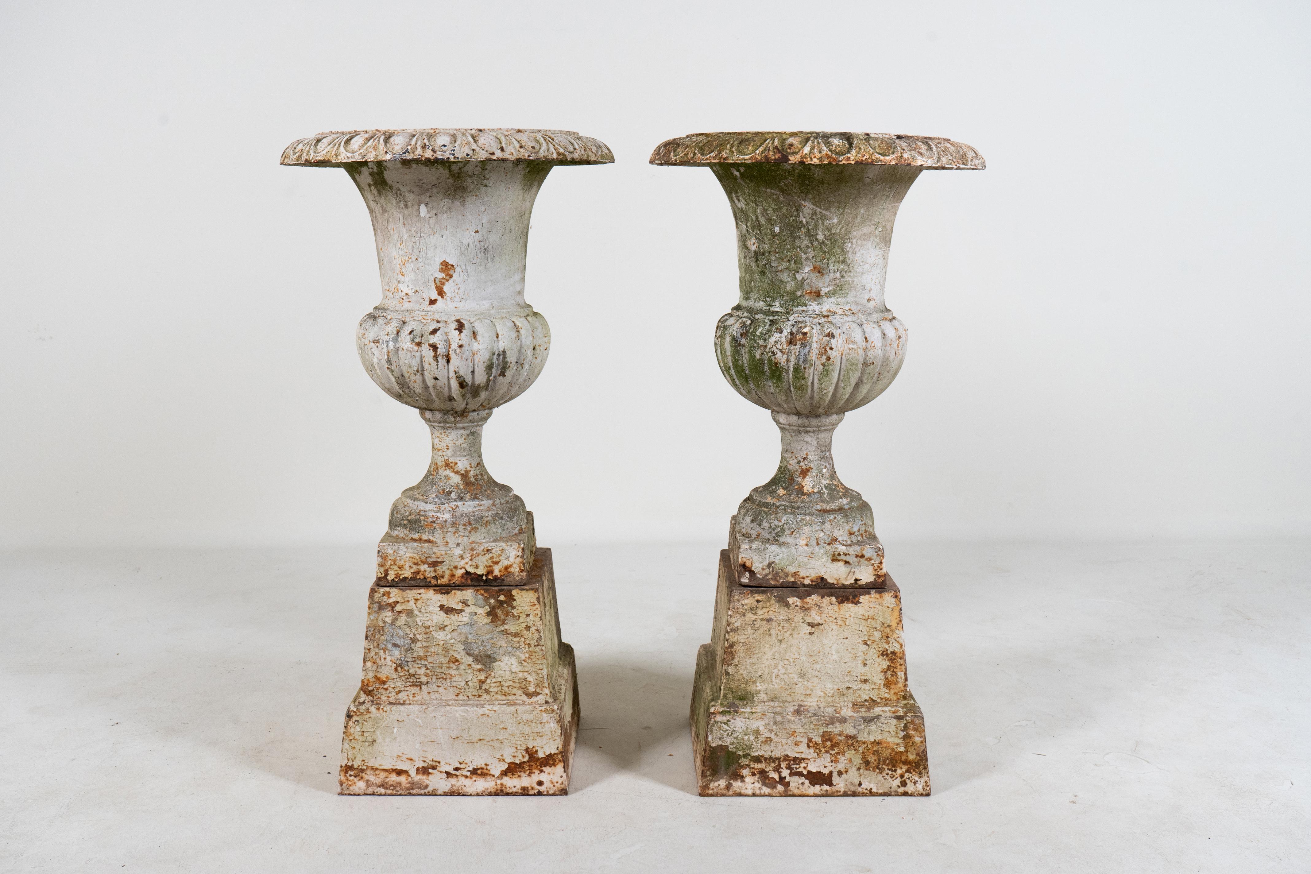 A Pair of White Cast Iron Urns with Bases, France c.1900 In Good Condition For Sale In Chicago, IL