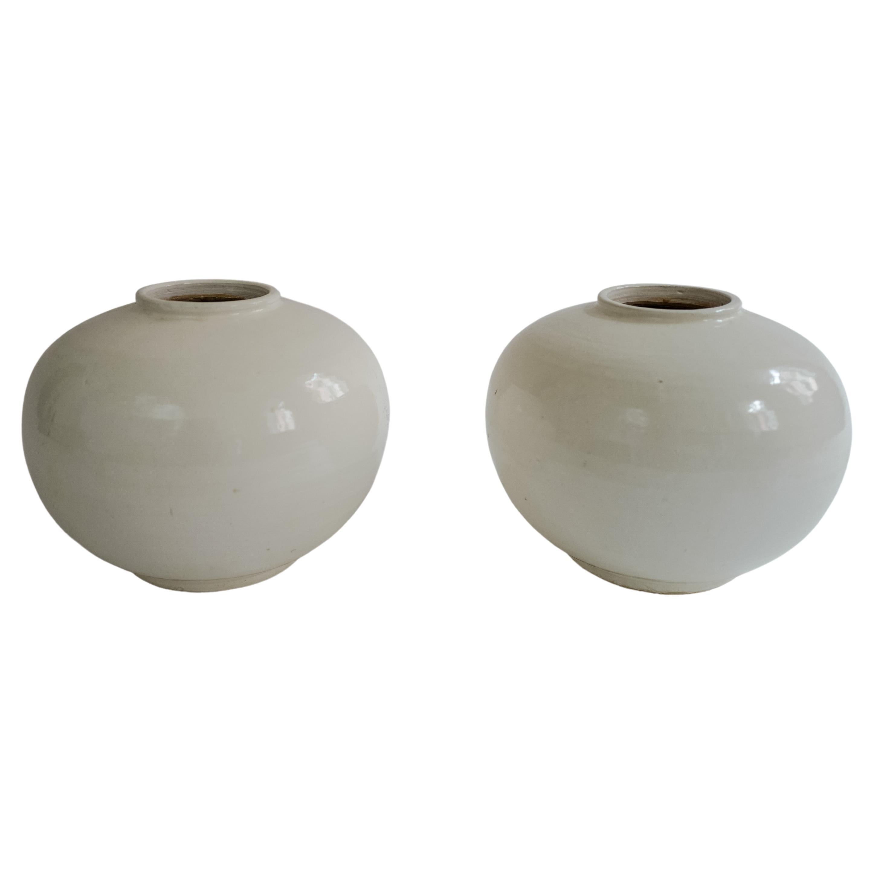 Pair of Early 20th Century White Ceramic Chinese Vases Antique Decorative Pieces