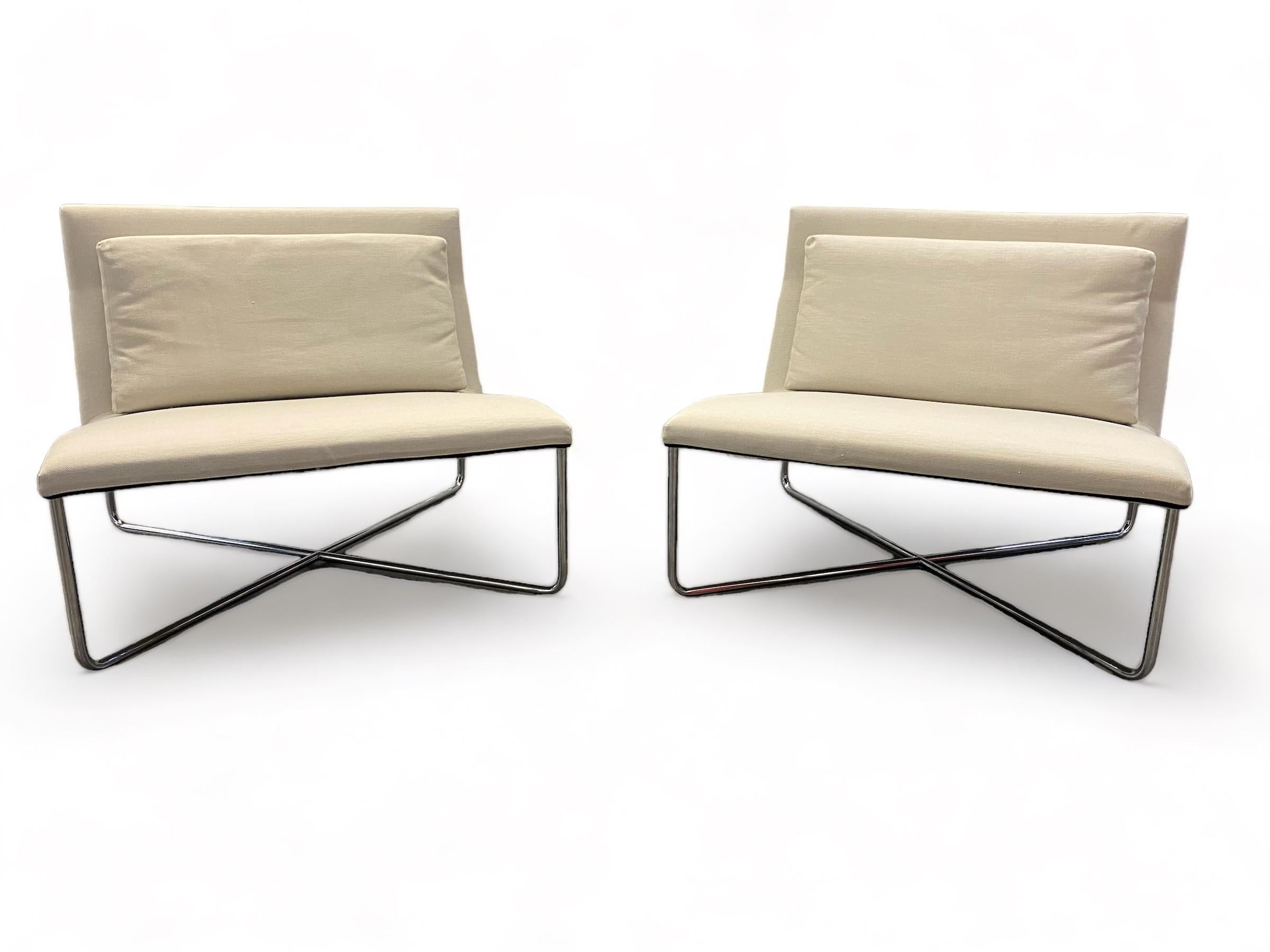 Ein Paar weiße Diller-Stühle, entworfen von Rodolfo Dordoni für Minotti, Italien. 4