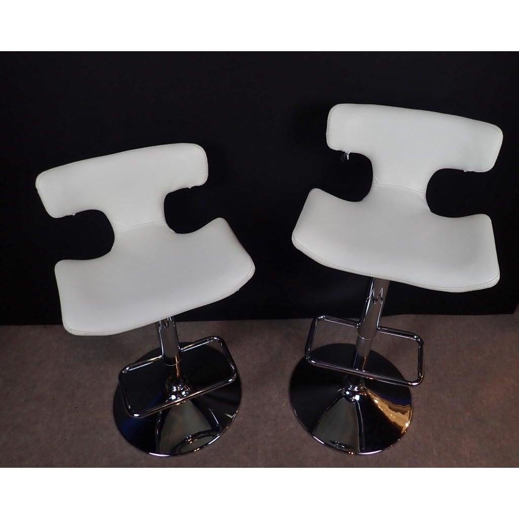 Pair of White Leather and Chrome Modern Adjustable Swivel Bar Stools 1