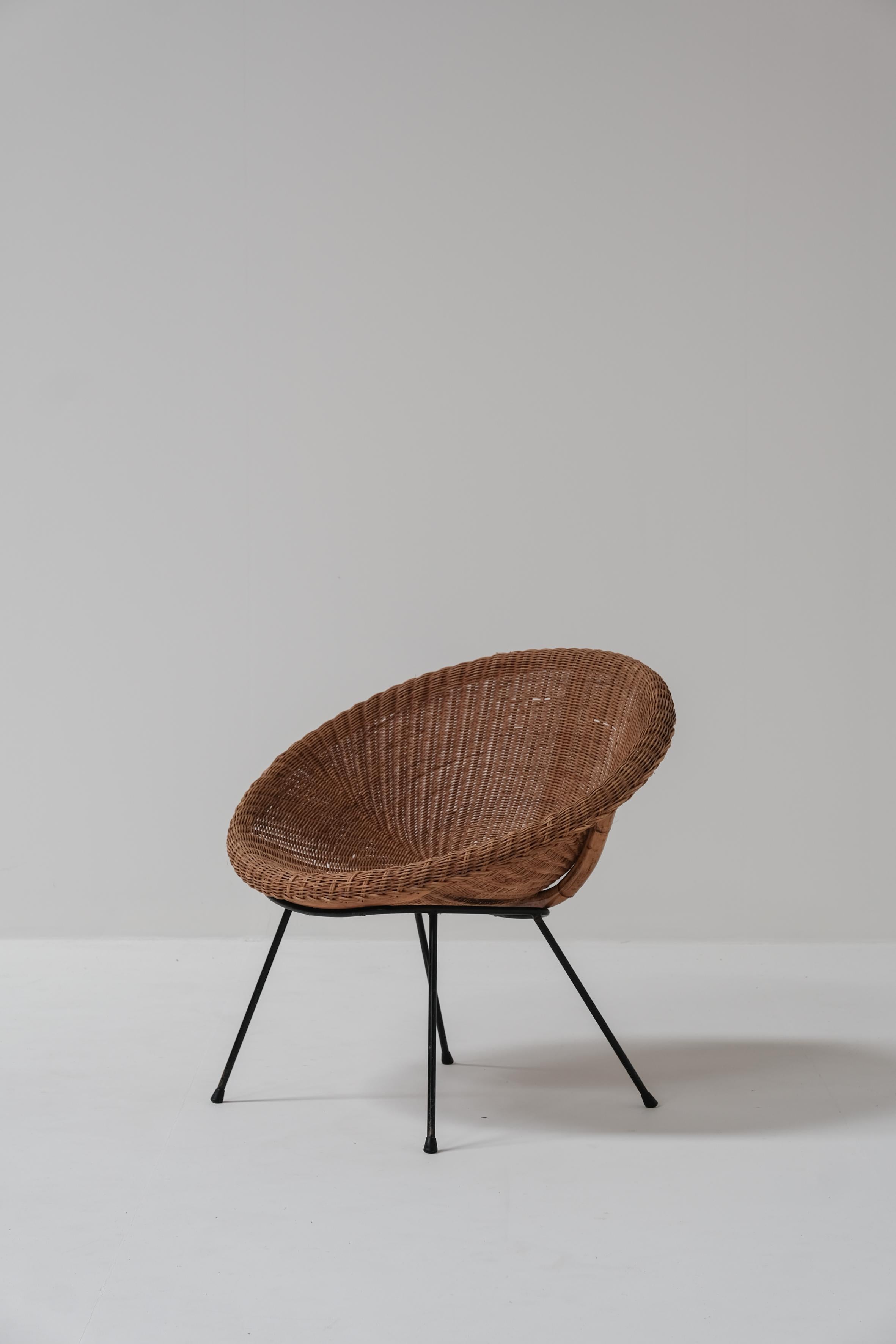 A pair of wicker bucket chairs 1970 6