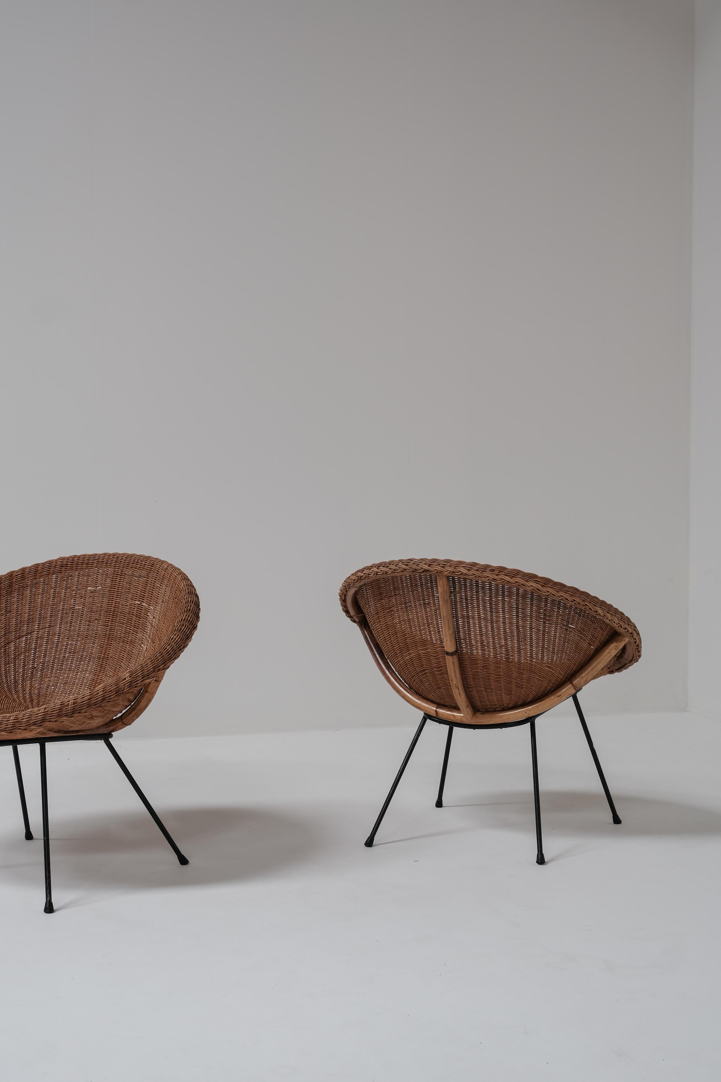 Mid-Century Modern A pair of wicker bucket chairs 1970