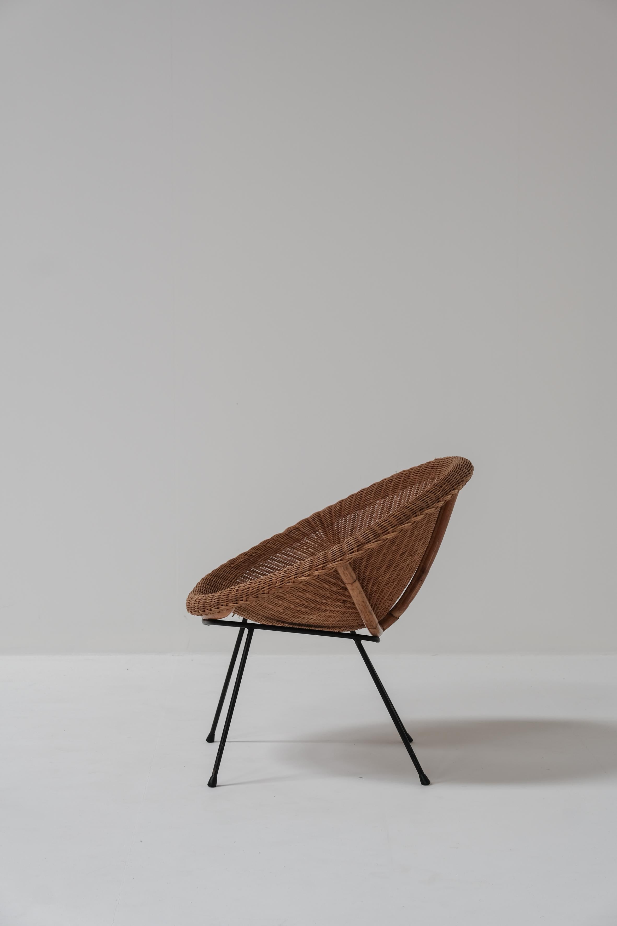 20th Century A pair of wicker bucket chairs 1970