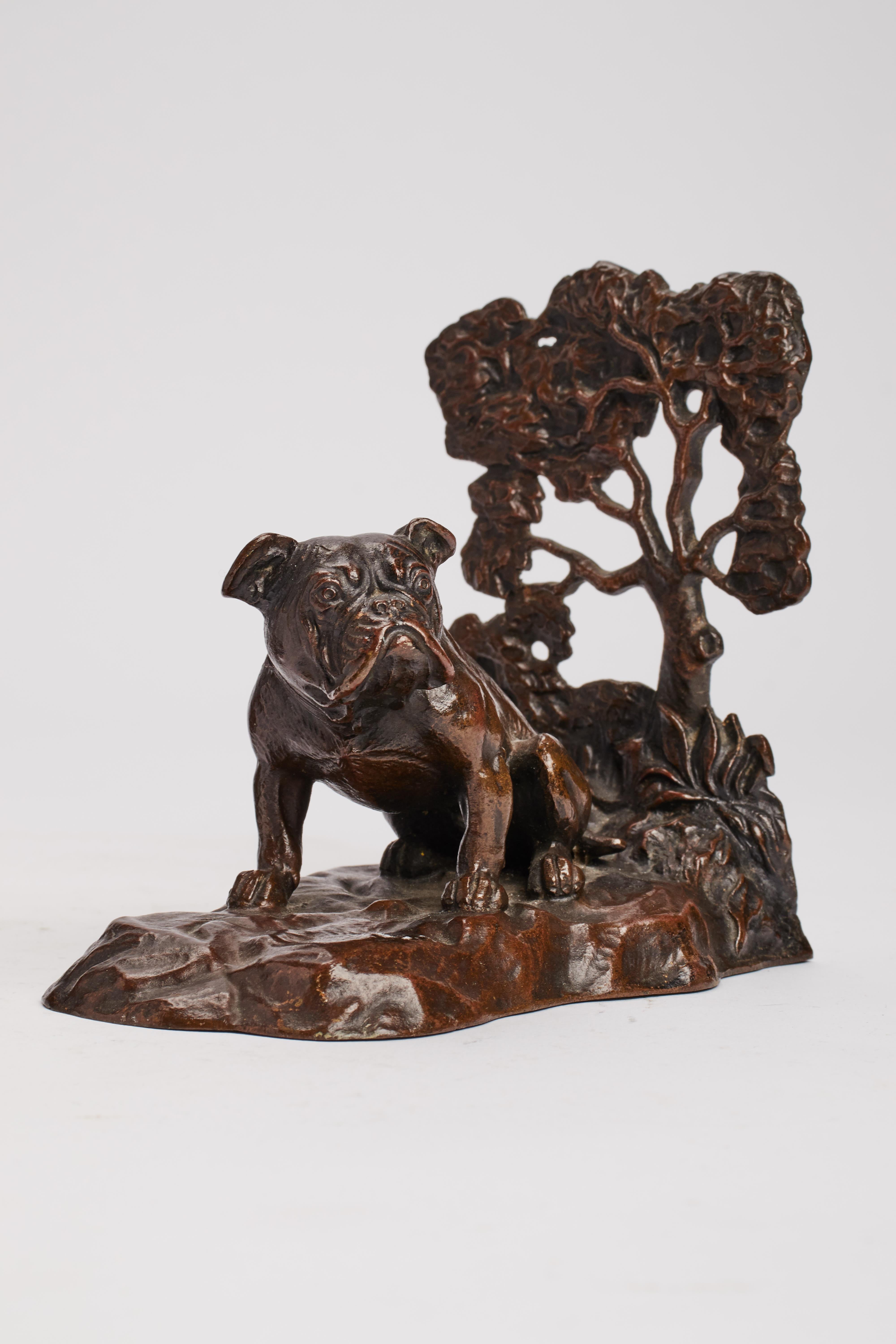 Paire de serre-livres en bronze représentant des bulldogs de Vienne, Autriche, vers 1870.  Bon état - En vente à Milan, IT
