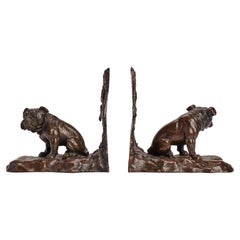 Ein Paar Wiener Bronze-Buchstützen mit Bulldogge, Österreich um 1870. 