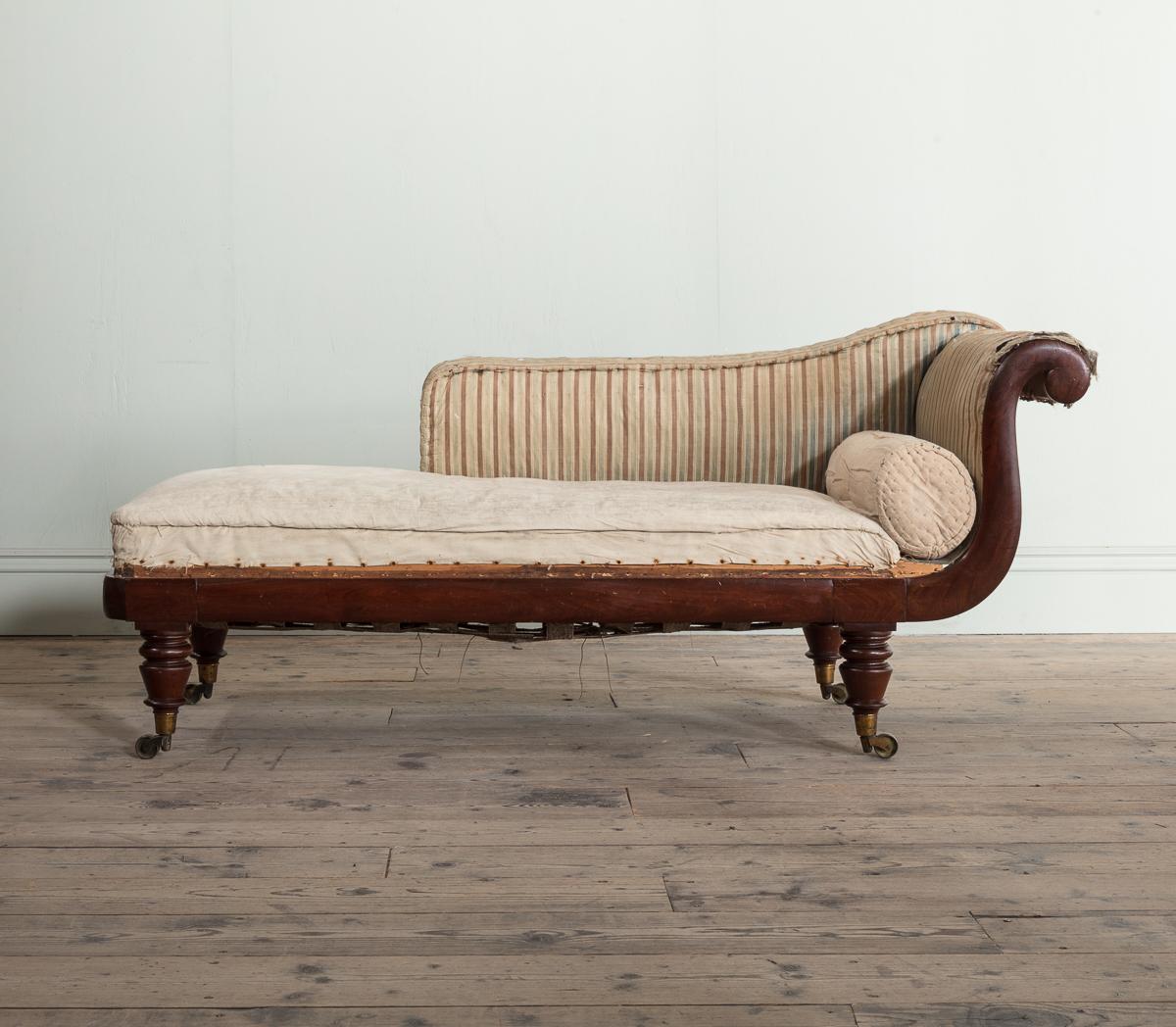 Anglais Paire de lits de jour en acajou William IV en vente