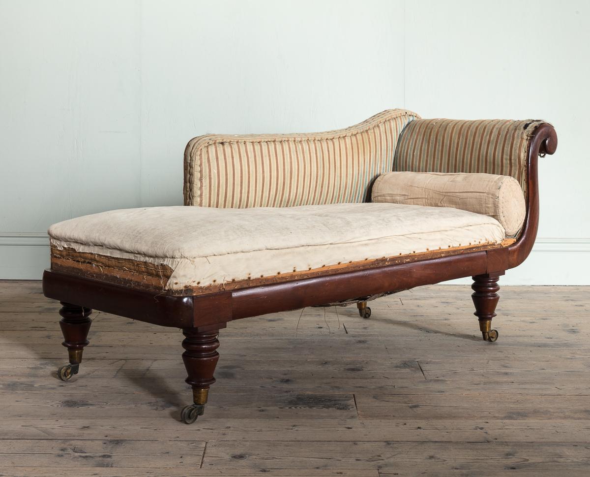 XIXe siècle Paire de lits de jour en acajou William IV en vente