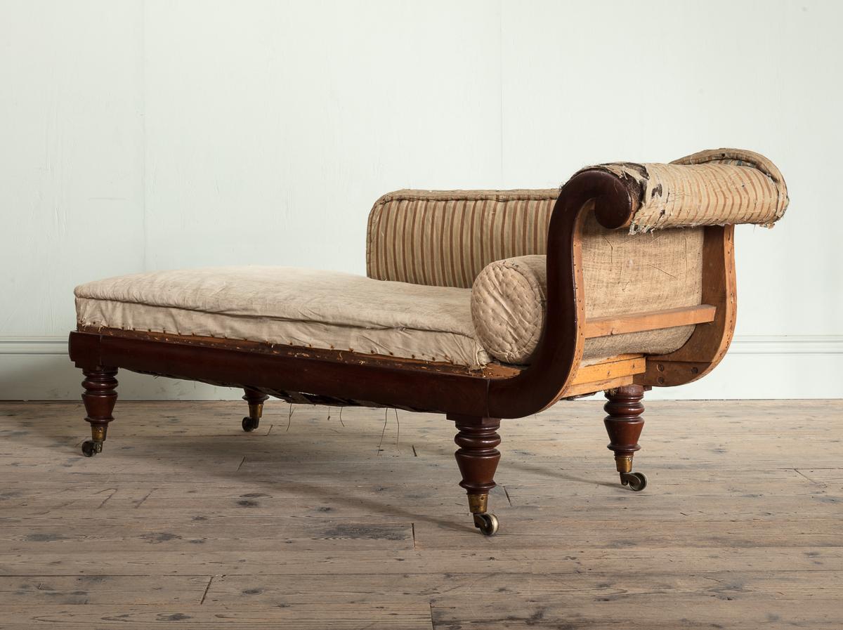 Tissu d'ameublement Paire de lits de jour en acajou William IV en vente