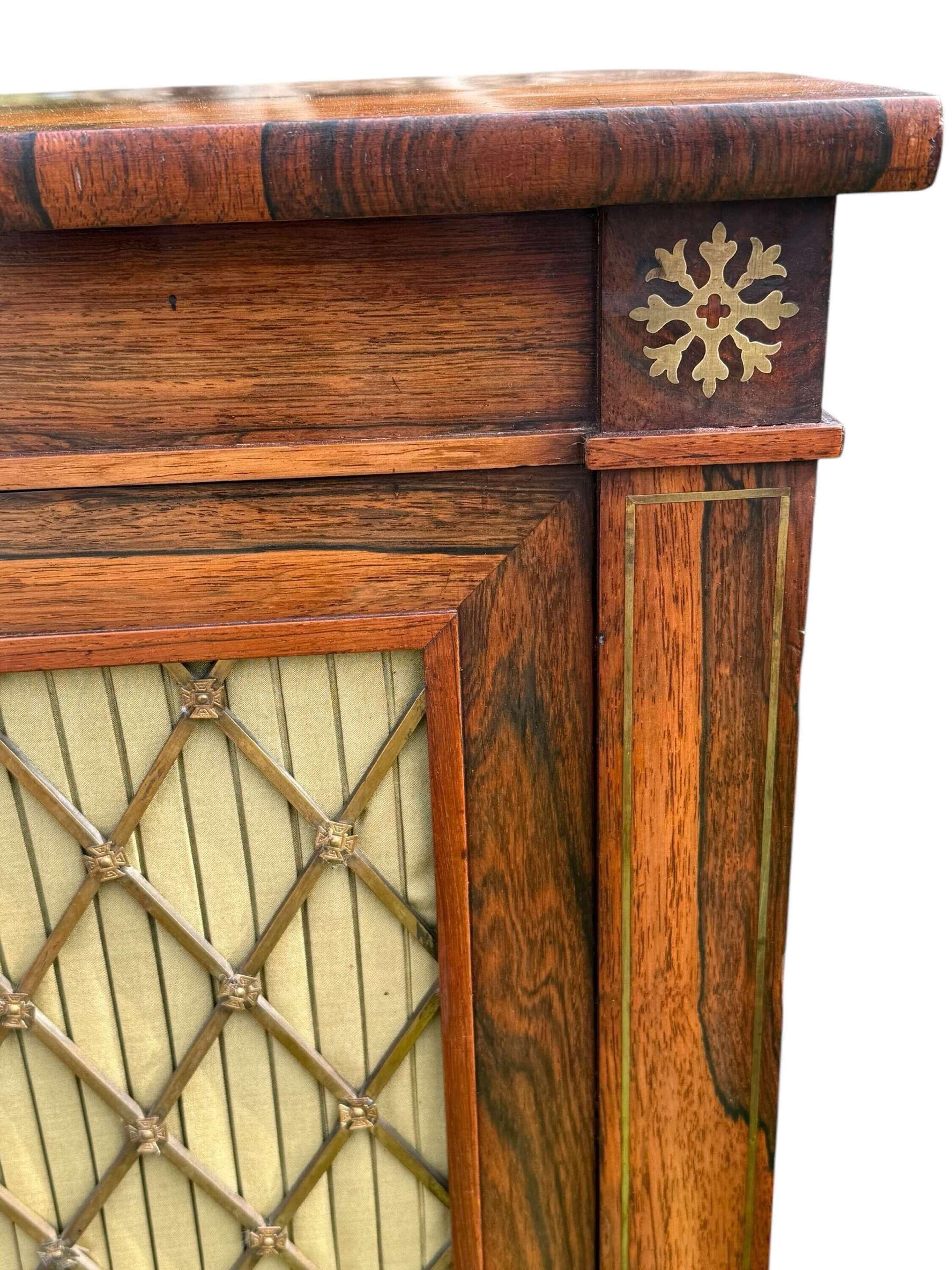 Paire d'armoires en bois de rose William IV en vente 1