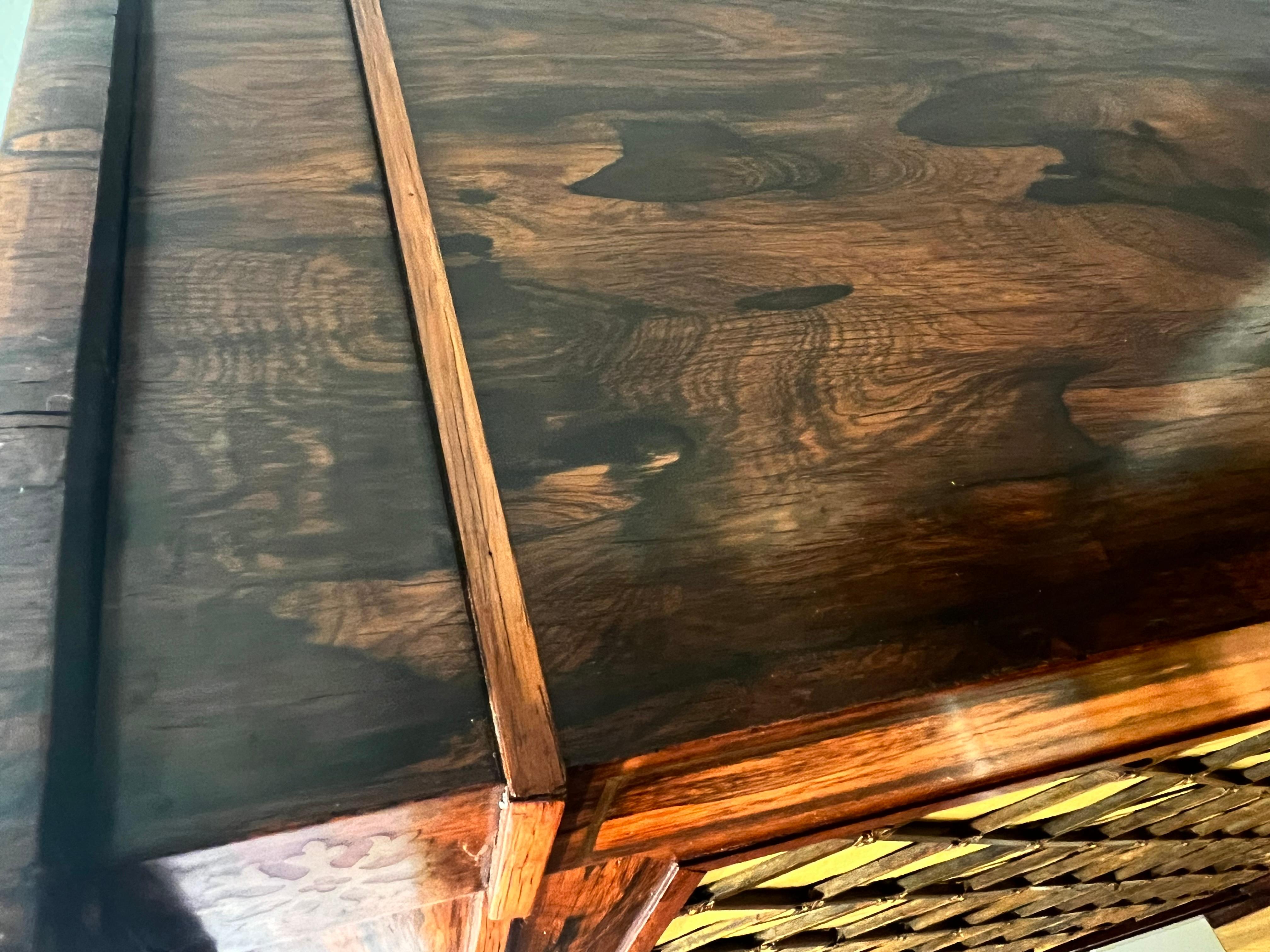 Paire d'armoires en bois de rose William IV en vente 2