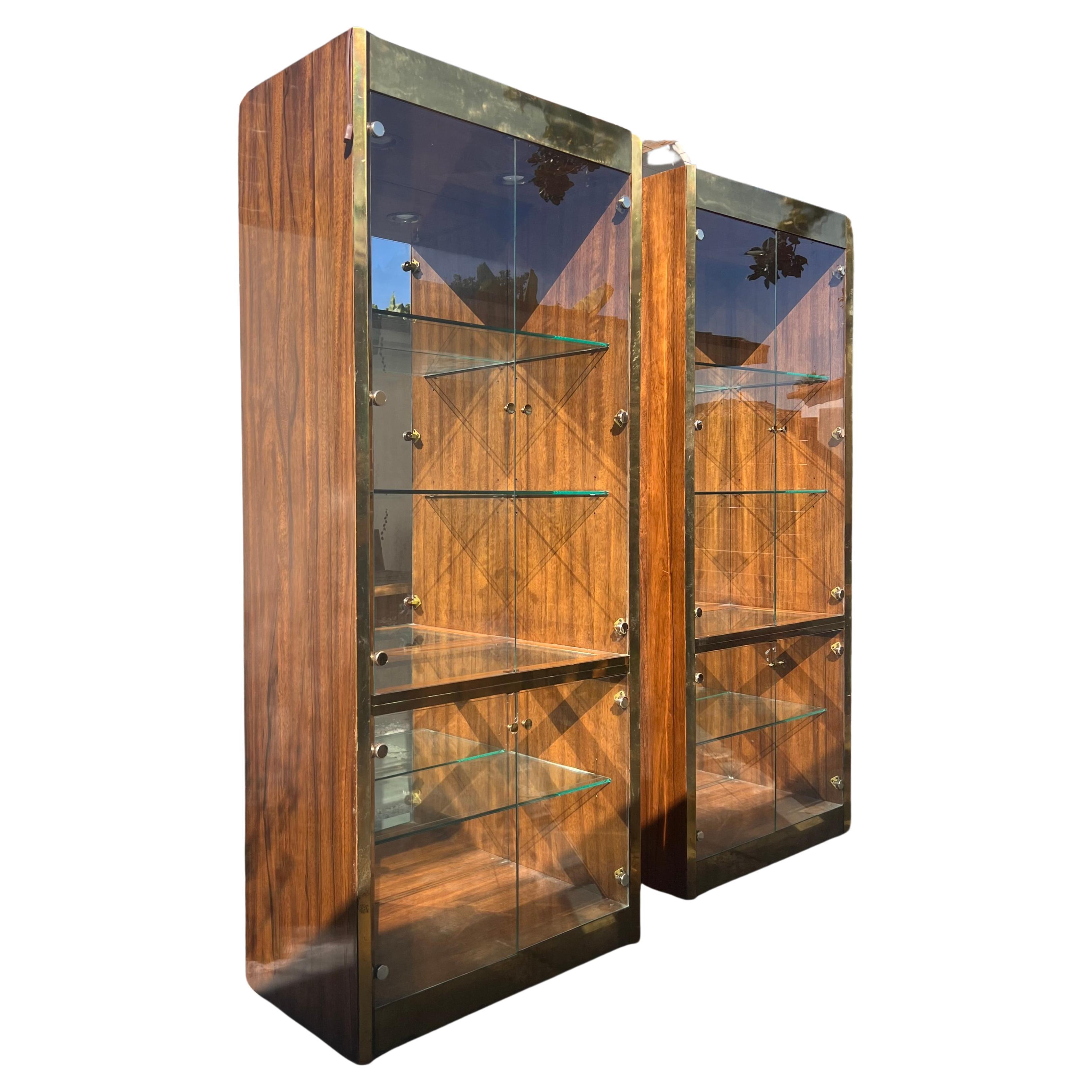 A pair of wood and brass étagère / display cases by Mastercraft, 1970s