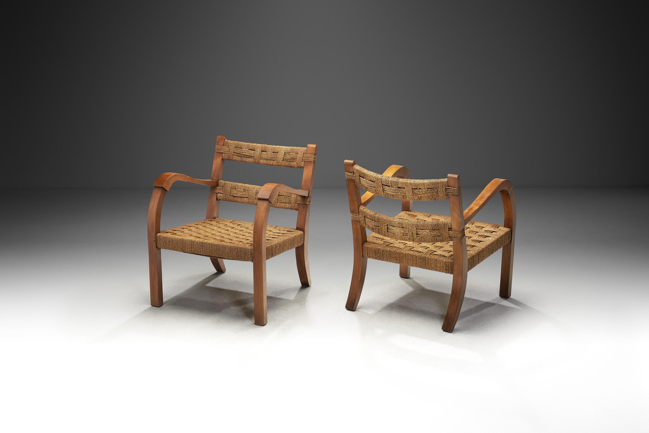 italien Paire de fauteuils en bois et rotin, Italie, milieu du 20e siècle en vente