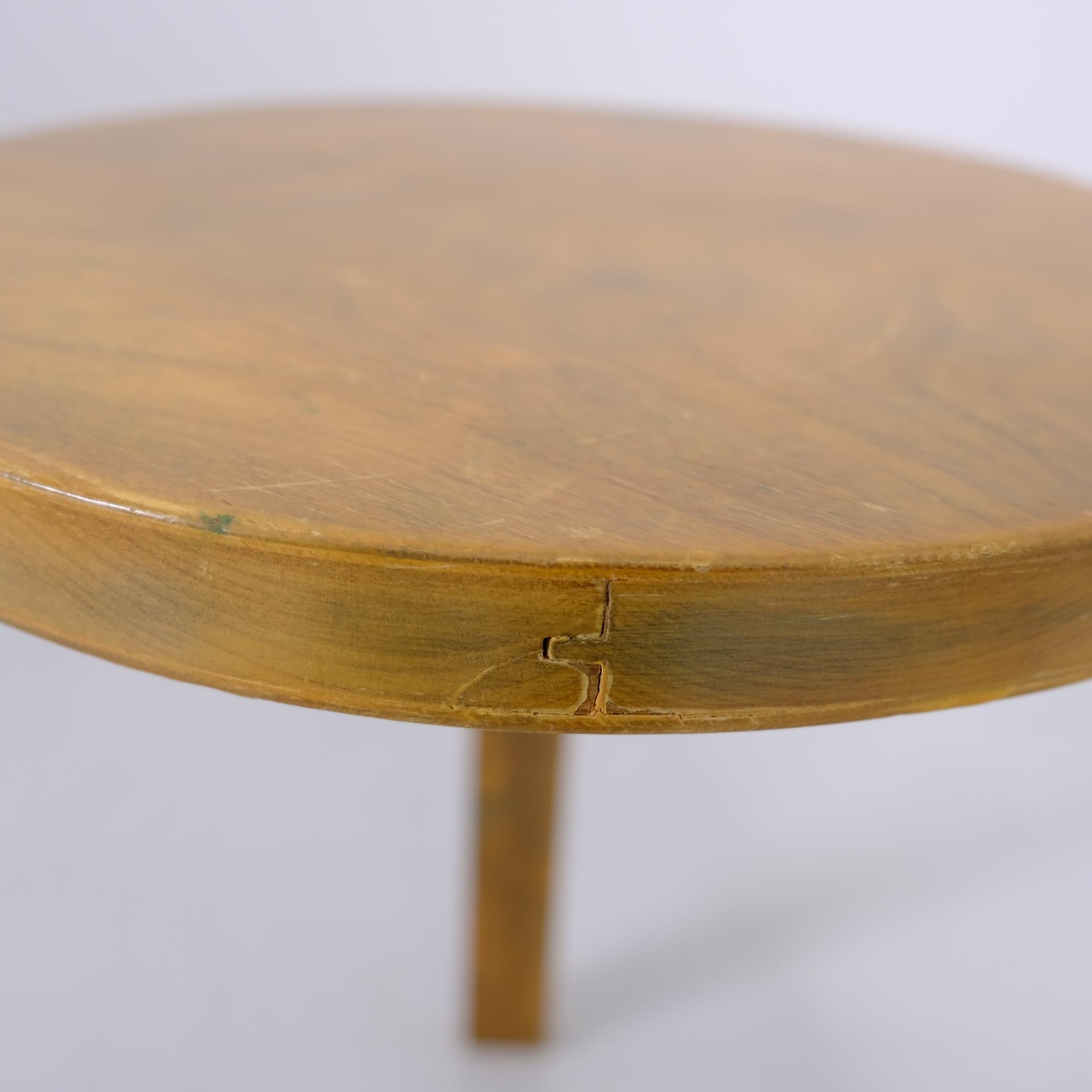 Paire de tabourets en bois du milieu du siècle d'Alvar Aalto Model 60, Artek 1950s en vente 3