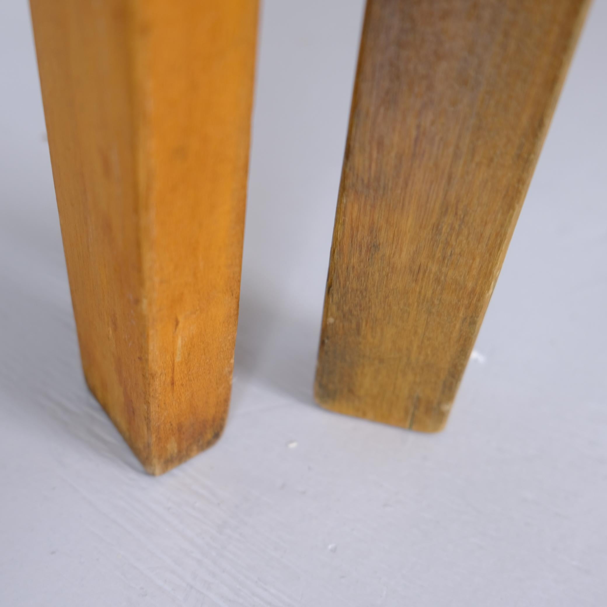 Paire de tabourets en bois du milieu du siècle d'Alvar Aalto Model 60, Artek 1950s en vente 6