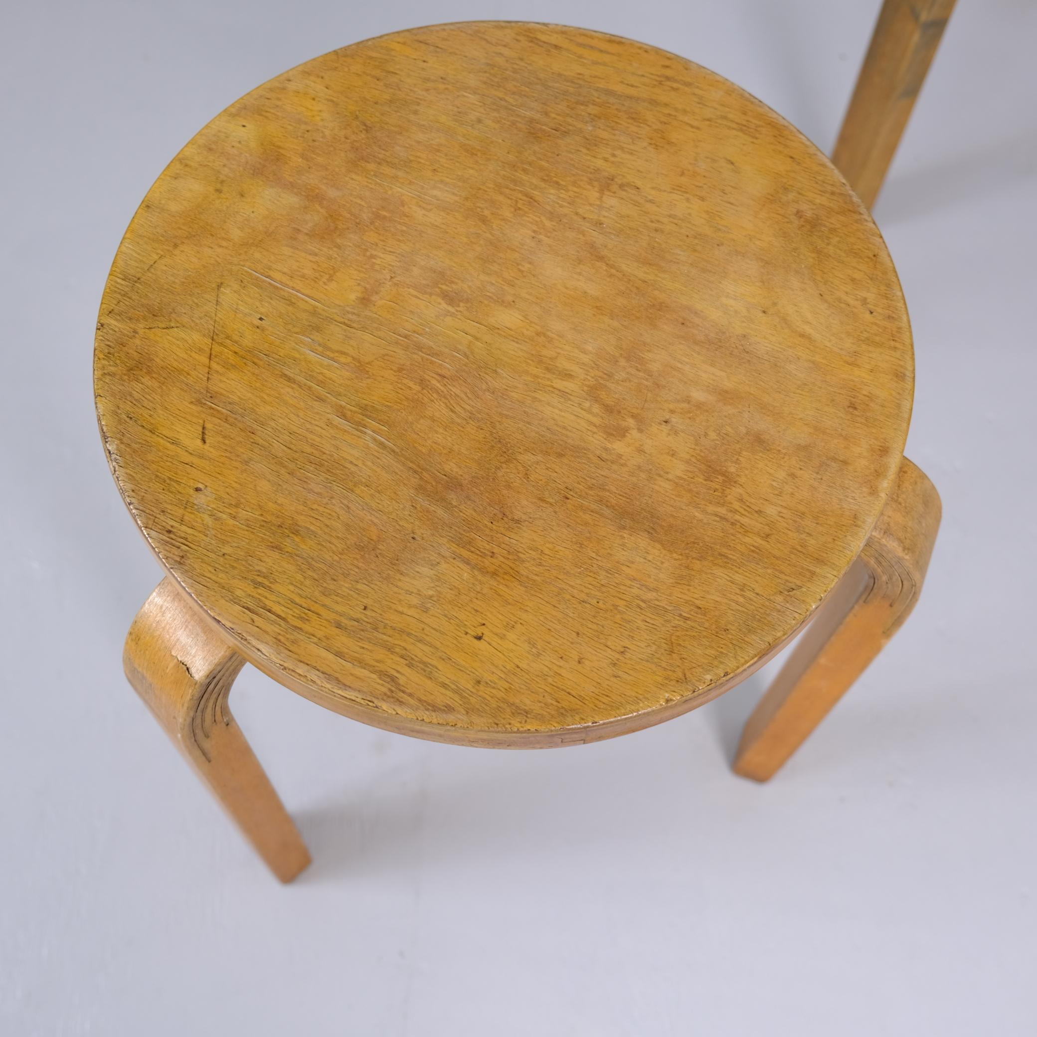 Milieu du XXe siècle Paire de tabourets en bois du milieu du siècle d'Alvar Aalto Model 60, Artek 1950s en vente