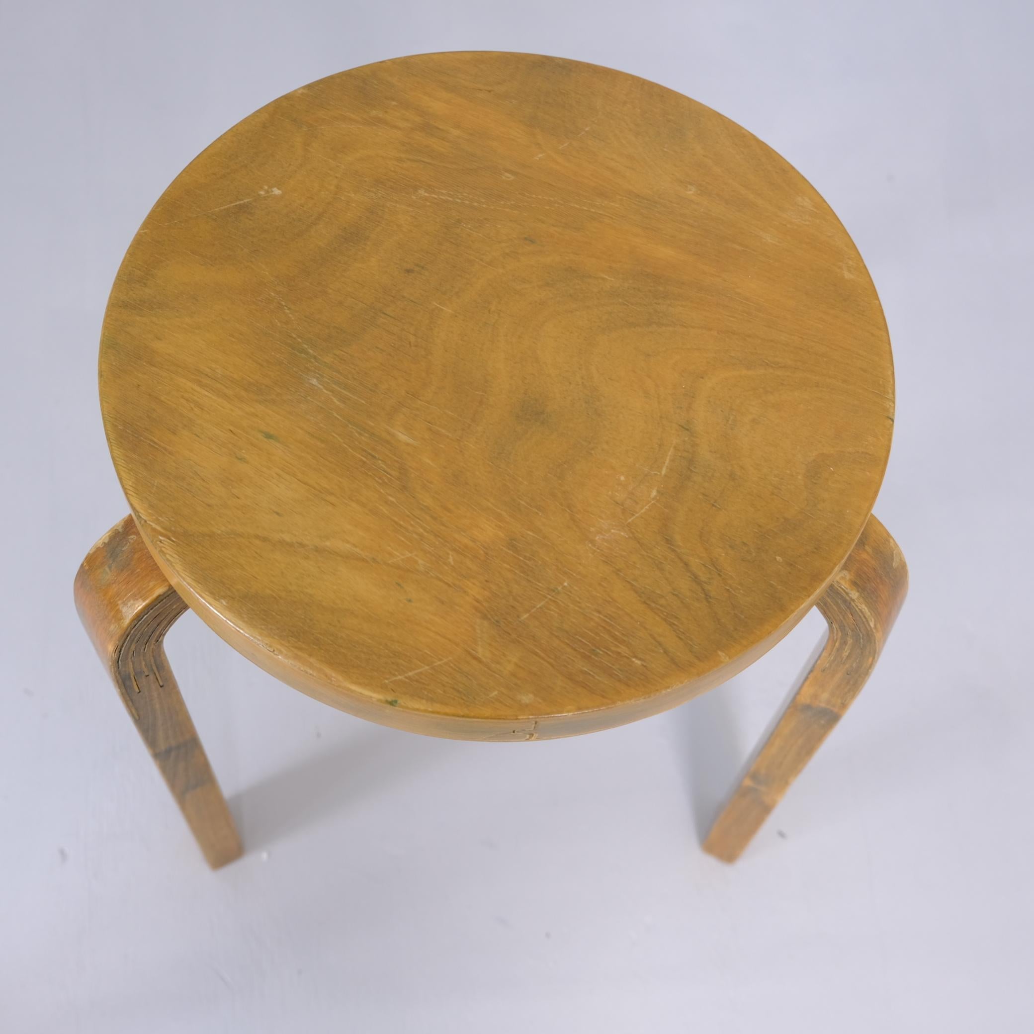 Bouleau Paire de tabourets en bois du milieu du siècle d'Alvar Aalto Model 60, Artek 1950s en vente