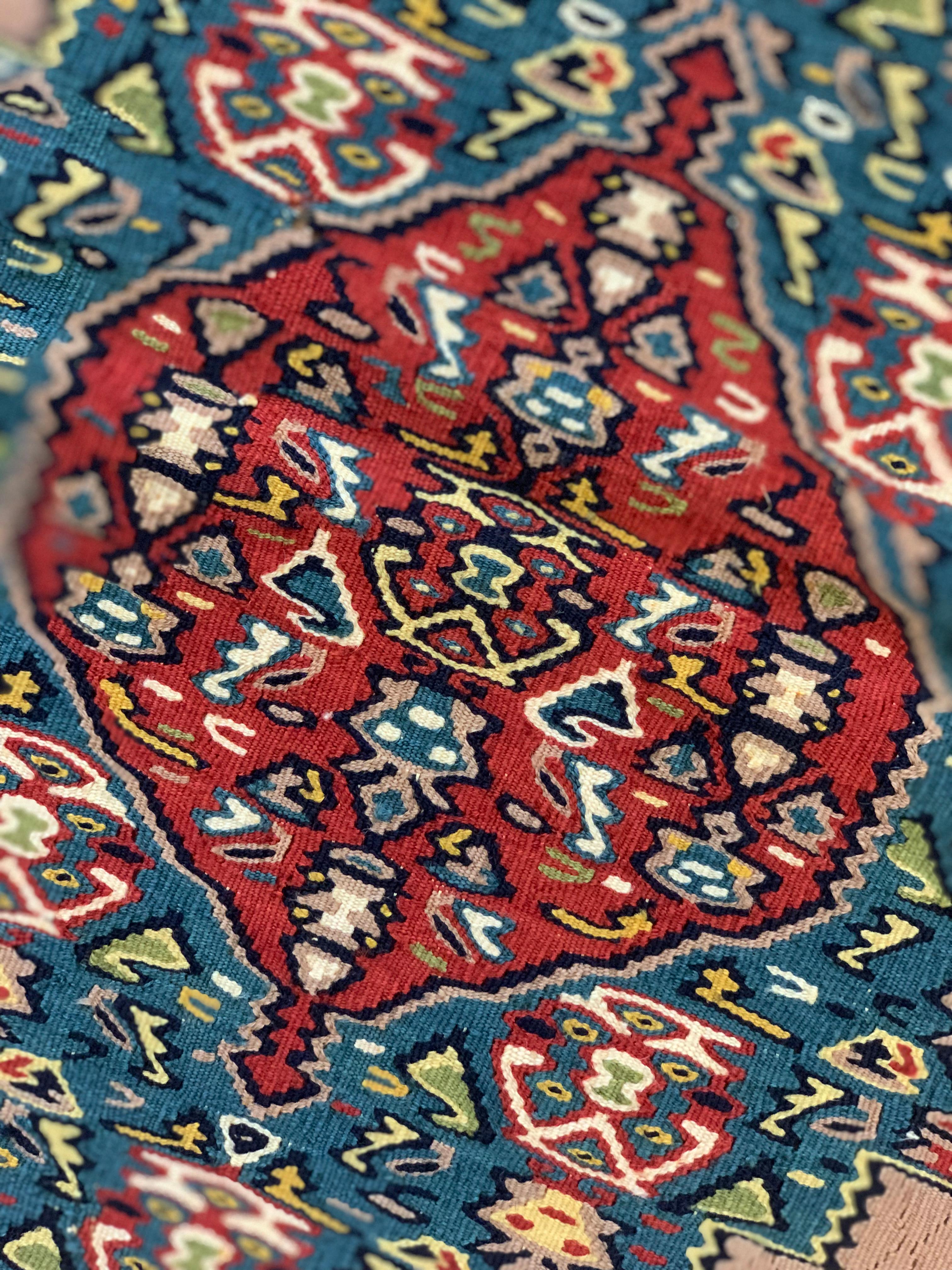 Laine Paire de tapis de table Kilims Kurdish en laine et soie tissés à la main à plat, fabriqués à la main en vente