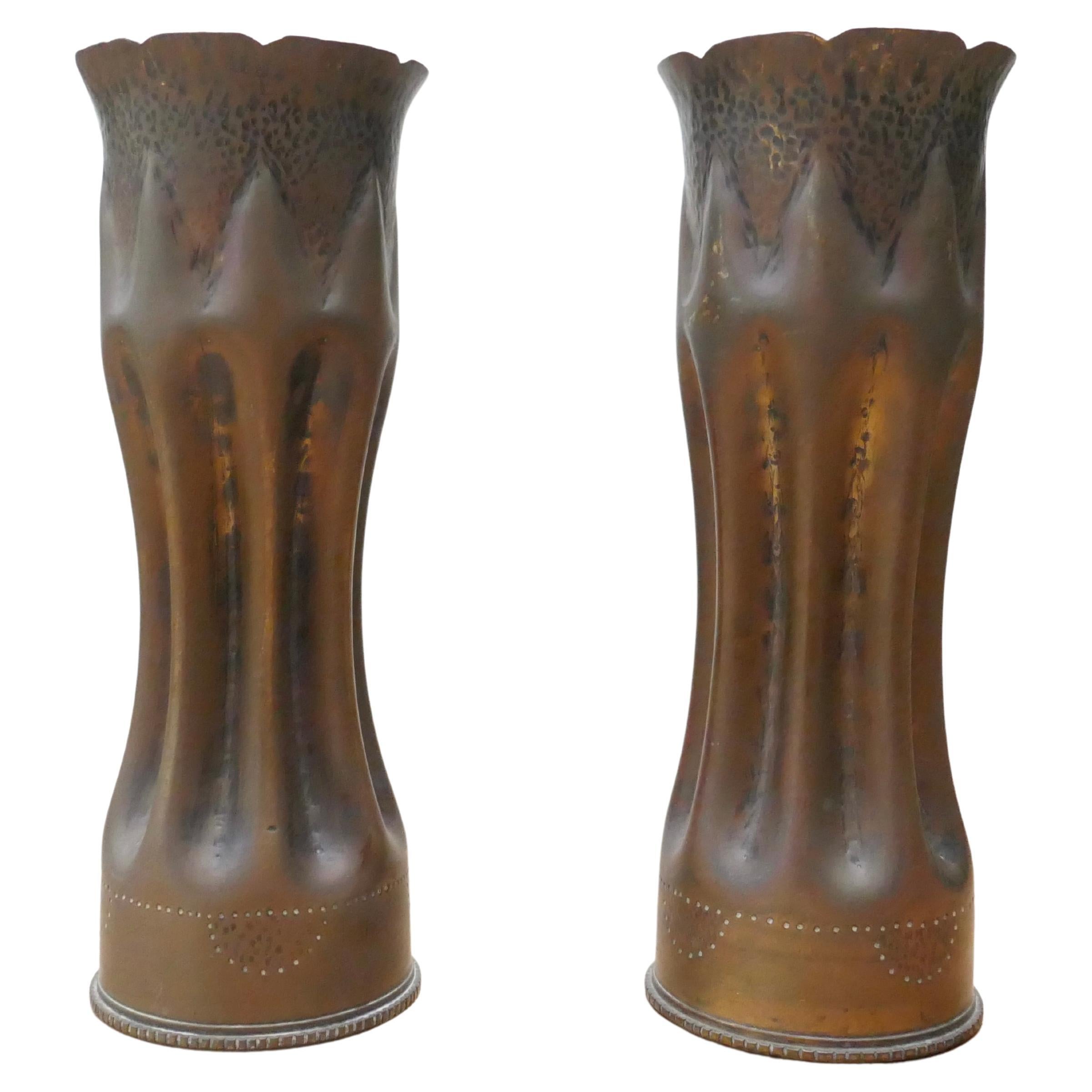 Paire de coquilles/vases d'art de tranche en laiton de la Premire Guerre mondiale, France en vente
